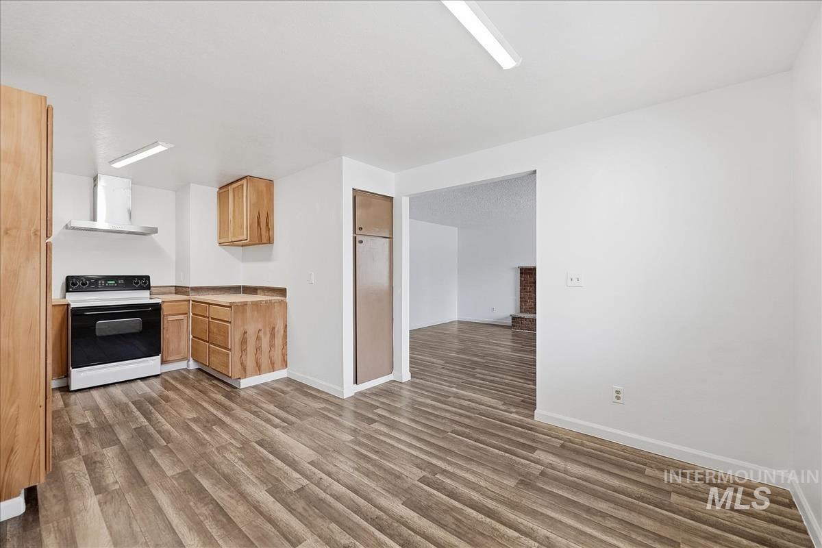 4151 N Patton, Boise, Idaho 83704, 3 Bedrooms, 1.5 Bathrooms, Residential For Sale, Price $389,000,MLS 98978699