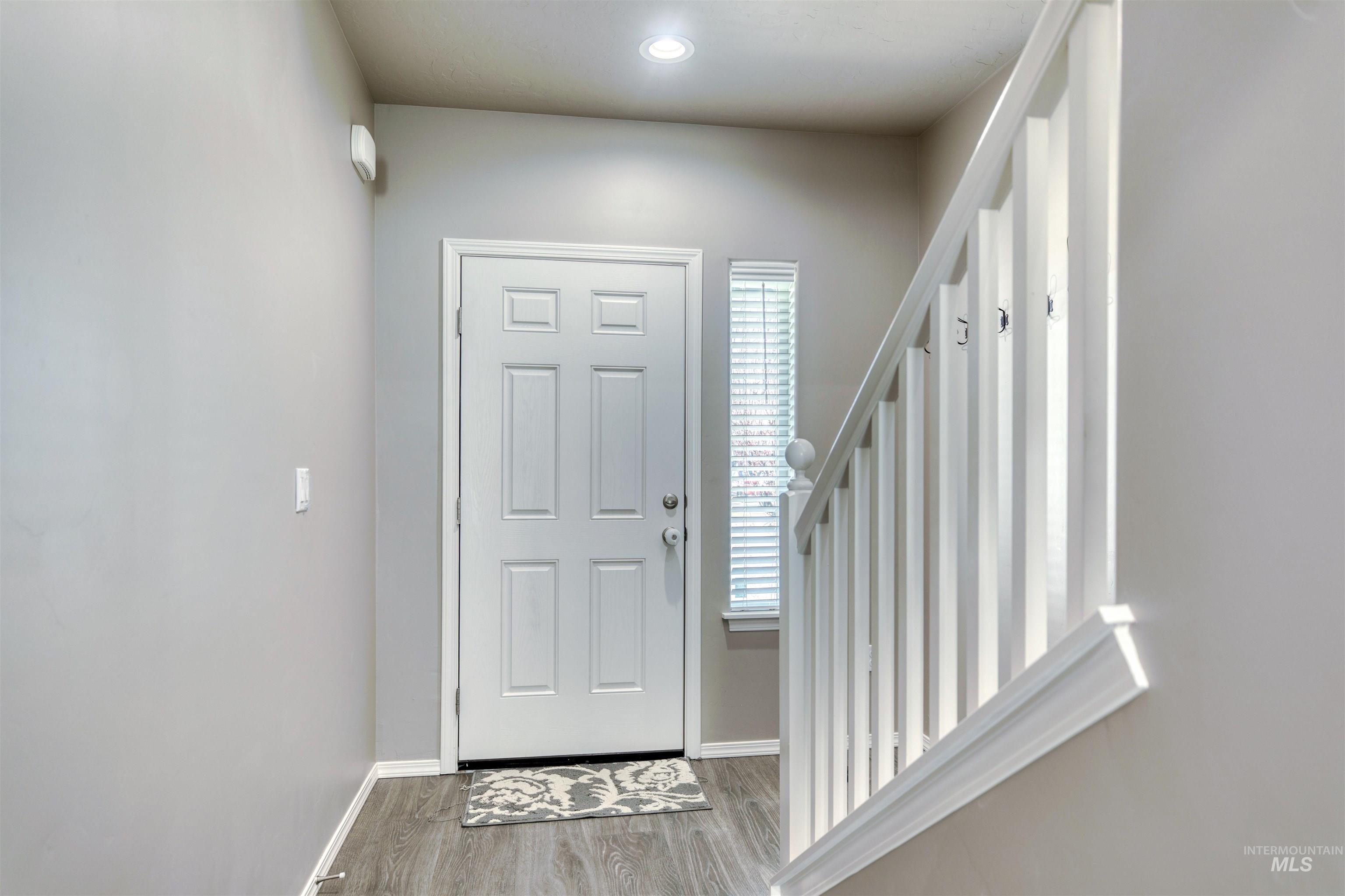 1913 E Cave Falls St., Kuna, Idaho 83634, 3 Bedrooms, 2.5 Bathrooms, Residential For Sale, Price $424,900,MLS 98978701