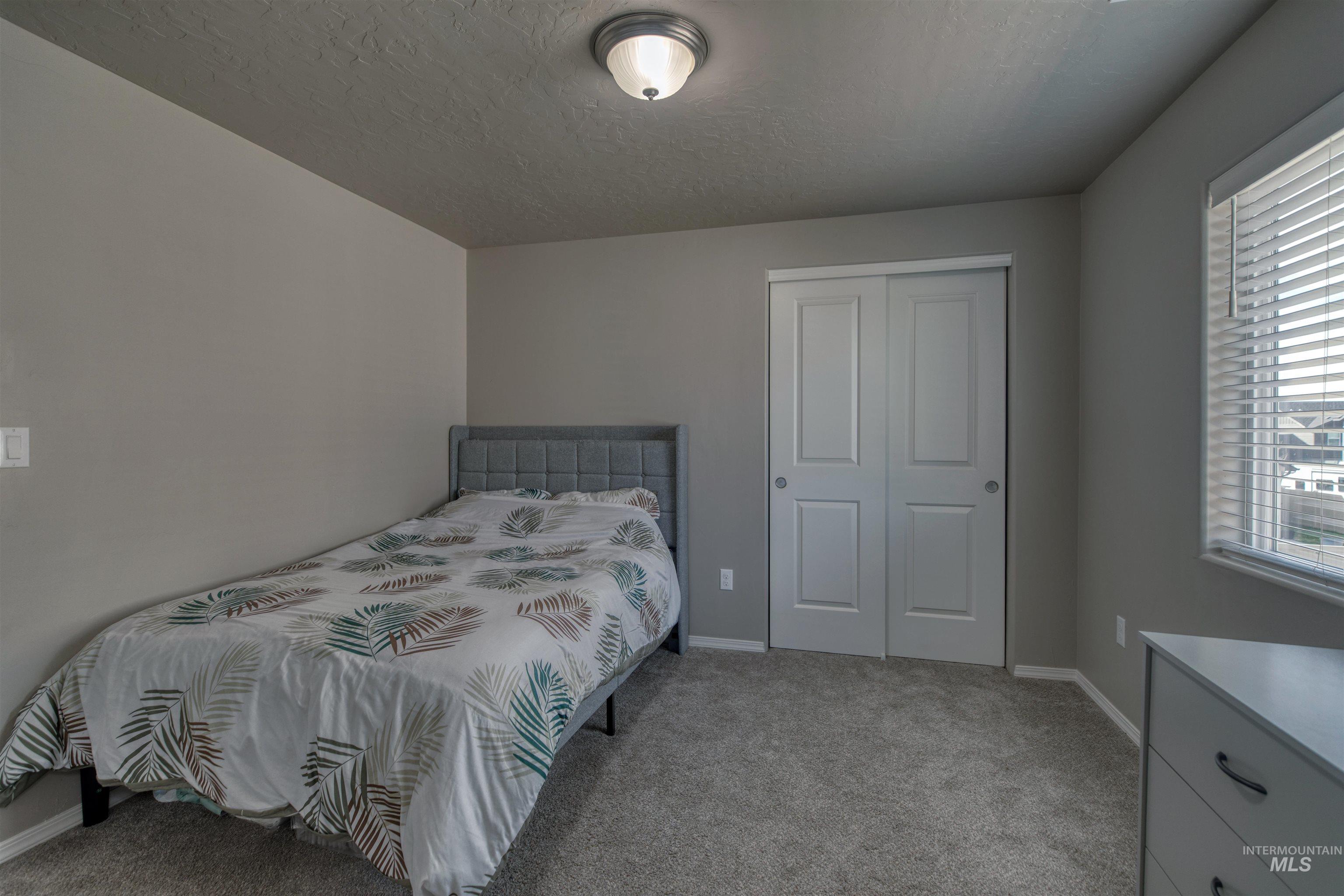 1913 E Cave Falls St., Kuna, Idaho 83634, 3 Bedrooms, 2.5 Bathrooms, Residential For Sale, Price $424,900,MLS 98978701