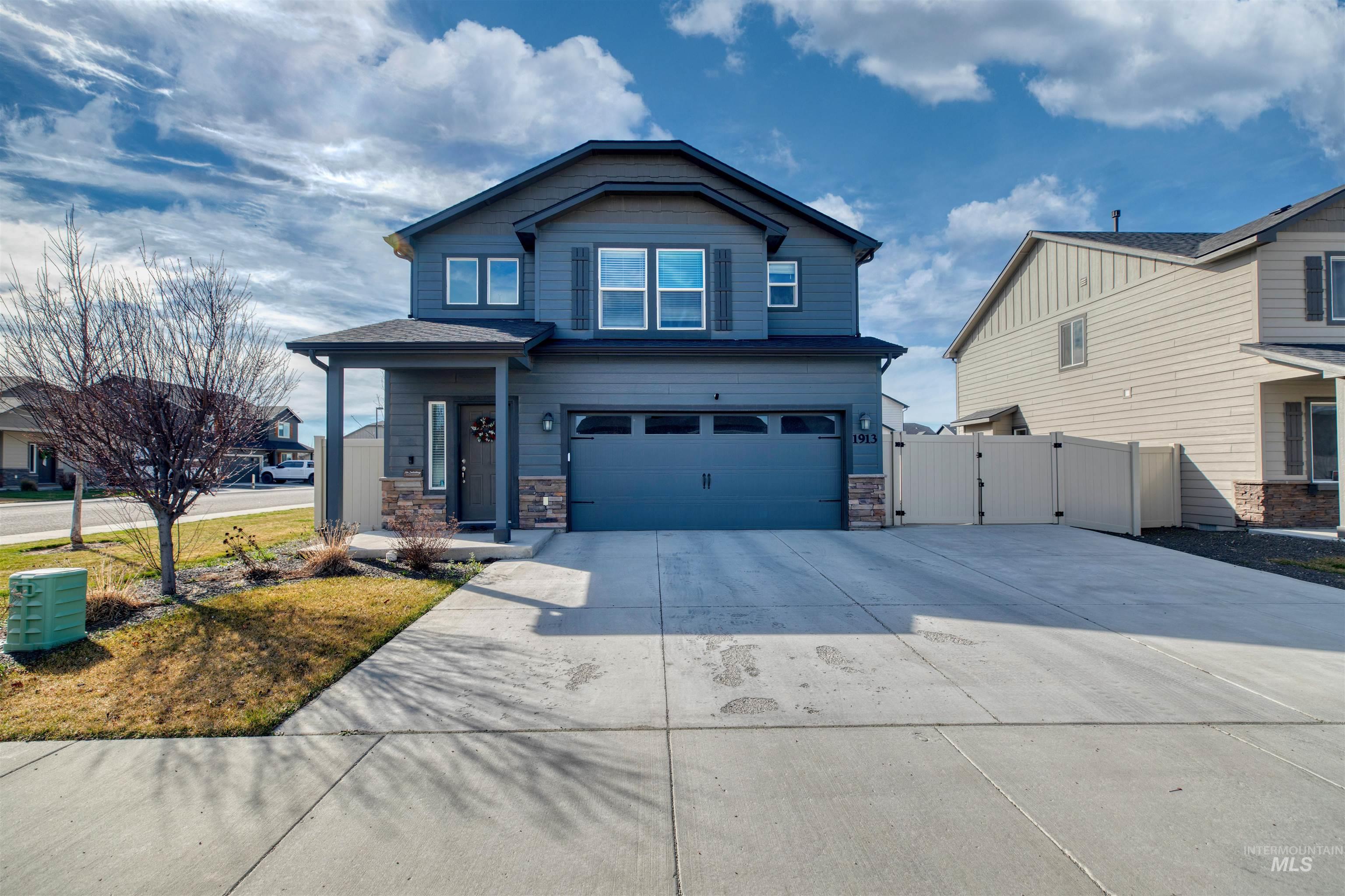 1913 E Cave Falls St., Kuna, Idaho 83634, 3 Bedrooms, 2.5 Bathrooms, Residential For Sale, Price $424,900,MLS 98978701