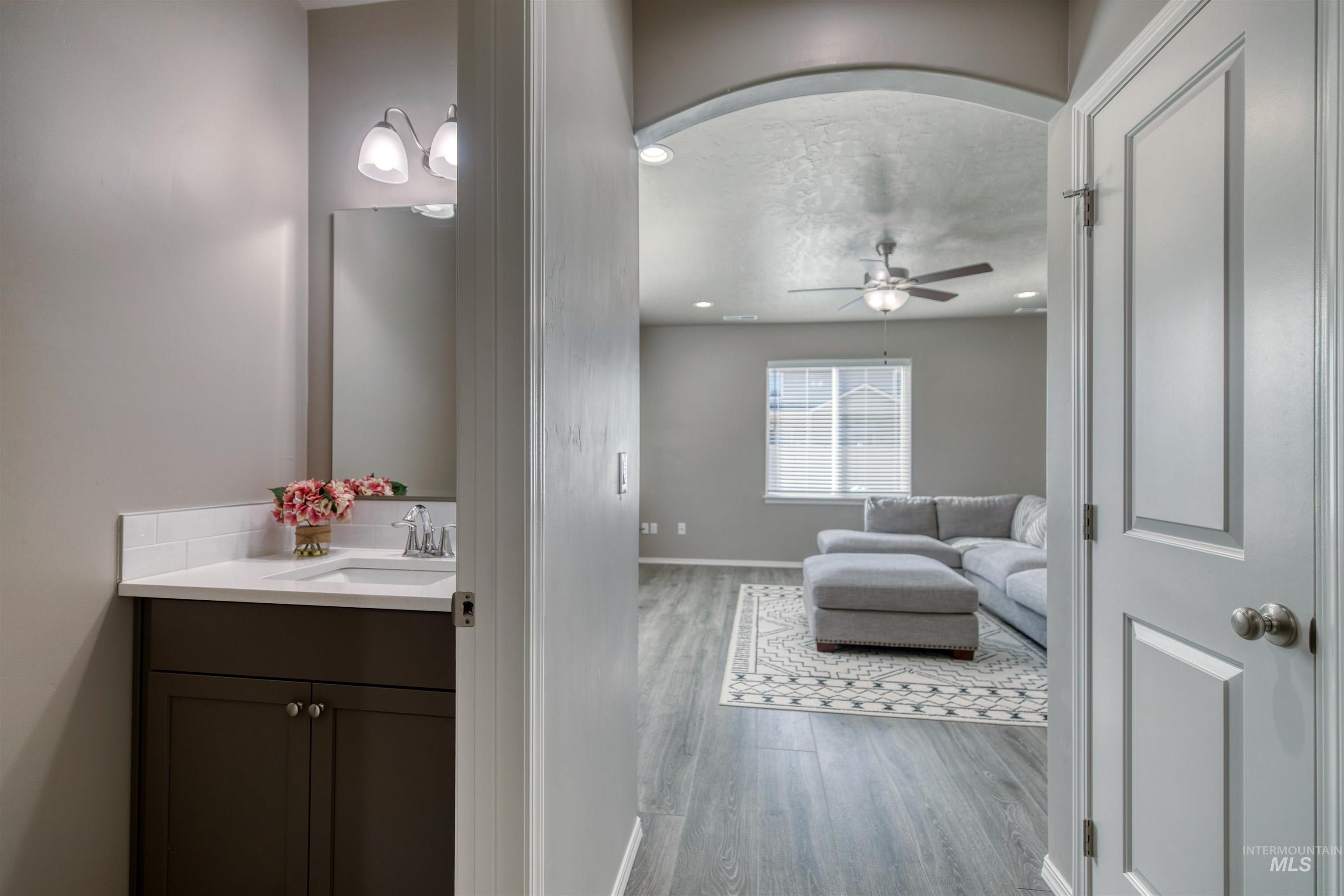 1913 E Cave Falls St., Kuna, Idaho 83634, 3 Bedrooms, 2.5 Bathrooms, Residential For Sale, Price $424,900,MLS 98978701