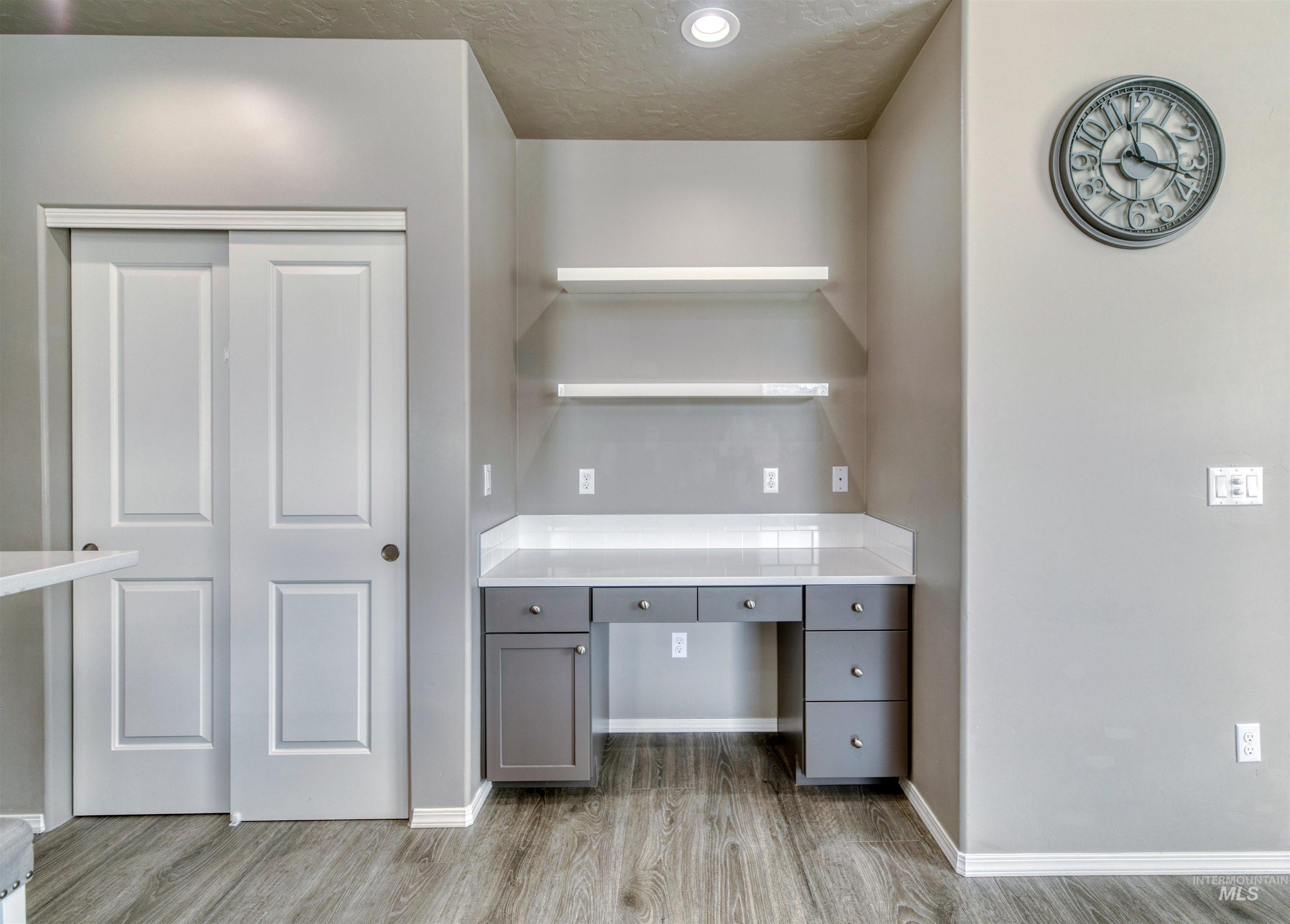 1913 E Cave Falls St., Kuna, Idaho 83634, 3 Bedrooms, 2.5 Bathrooms, Residential For Sale, Price $424,900,MLS 98978701