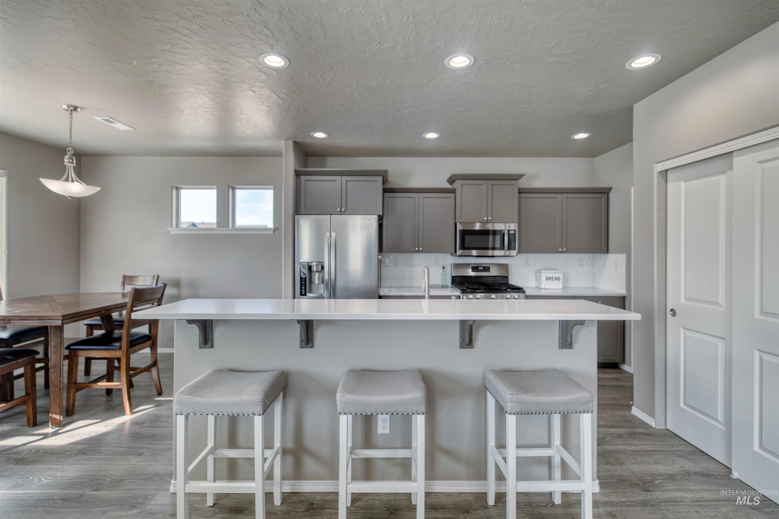 1913 E Cave Falls St., Kuna, Idaho 83634, 3 Bedrooms, 2.5 Bathrooms, Residential For Sale, Price $424,900,MLS 98978701