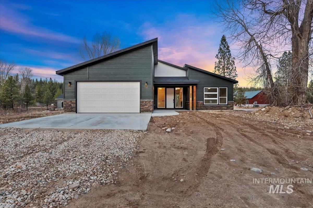 232 Mores Creek Drive, Idaho City, Idaho 83631, 3 Bedrooms, 2 Bathrooms, Residential For Sale, Price $519,000, 98978702