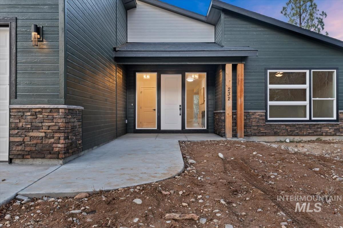 232 Mores Creek Drive, Idaho City, Idaho 83631, 3 Bedrooms, 2 Bathrooms, Residential For Sale, Price $519,000, 98978702