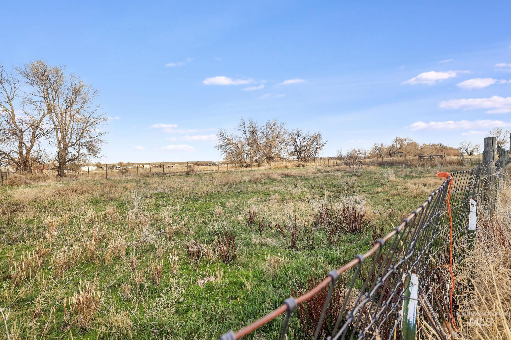 2735 E 3300 N, Twin Falls, Idaho 83301, 4 Bedrooms, 2 Bathrooms, Residential For Sale, Price $599,999, 98978704