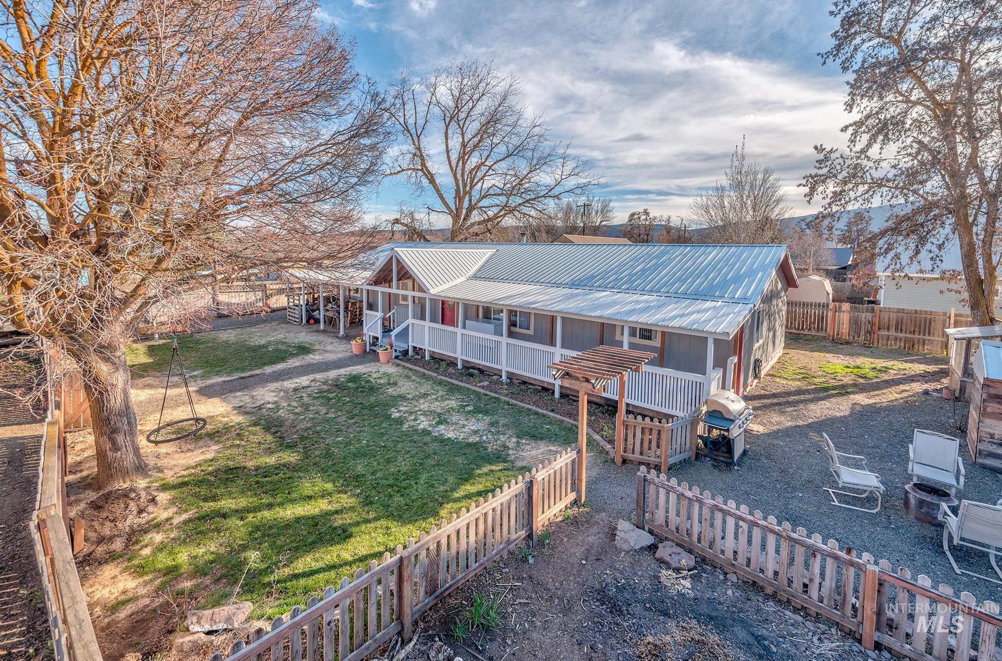 320 S Superior St, Cambridge, Idaho 83610, 4 Bedrooms, 2 Bathrooms, Residential For Sale, Price $362,000, 98978705