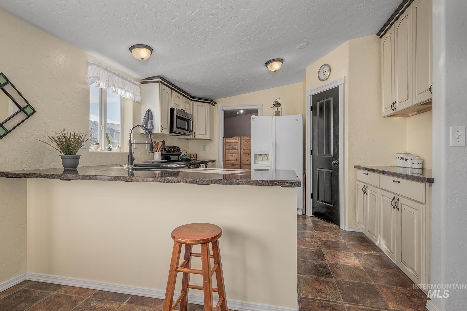 320 S Superior St, Cambridge, Idaho 83610, 4 Bedrooms, 2 Bathrooms, Residential For Sale, Price $362,000, 98978705