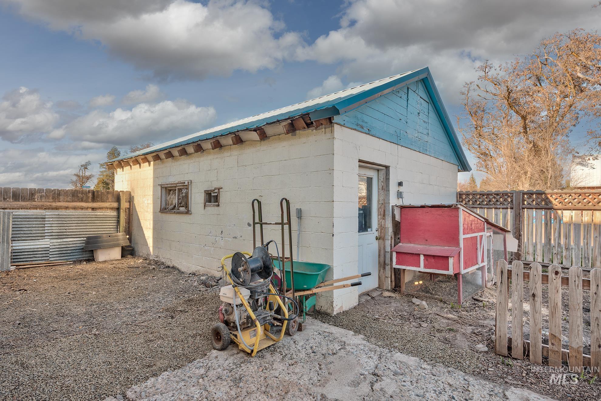 320 S Superior St, Cambridge, Idaho 83610, 4 Bedrooms, 2 Bathrooms, Residential For Sale, Price $362,000, 98978705