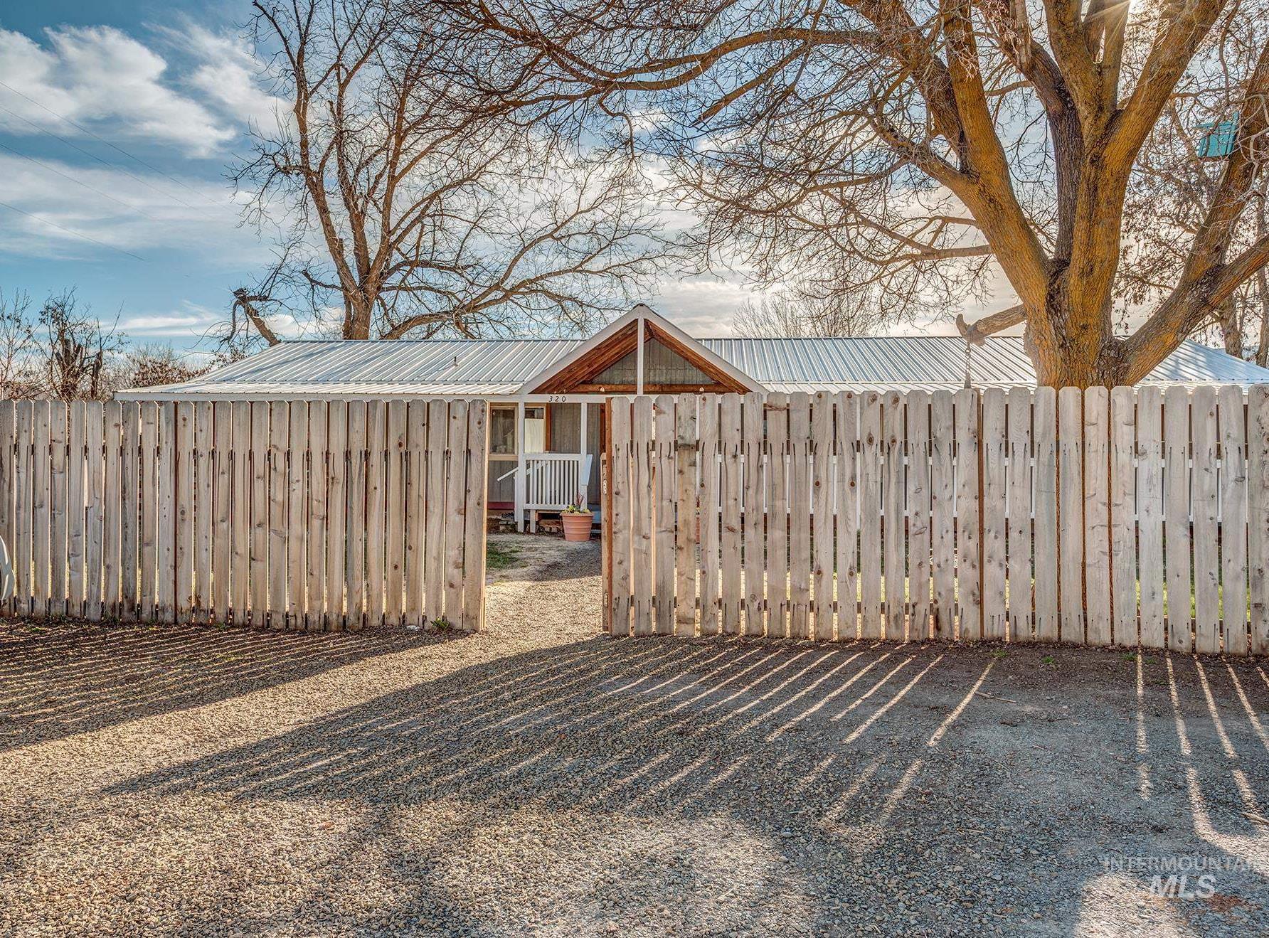 320 S Superior St, Cambridge, Idaho 83610, 4 Bedrooms, 2 Bathrooms, Residential For Sale, Price $362,000, 98978705