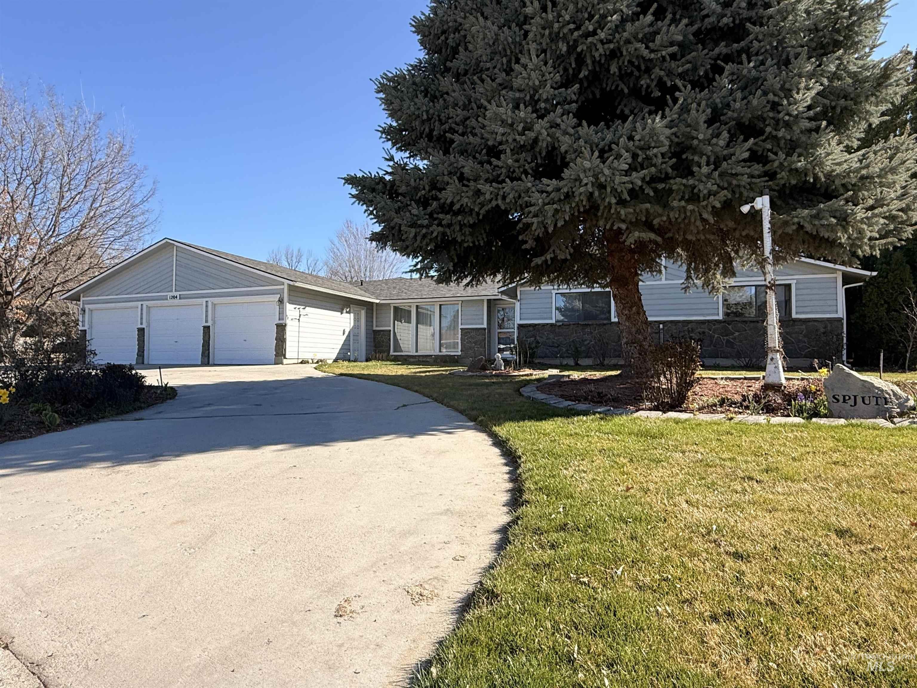 1204 S Amaya Place, Boise, Idaho 83709, 5 Bedrooms, 3.5 Bathrooms, Residential For Sale, Price $599,999, 98978706