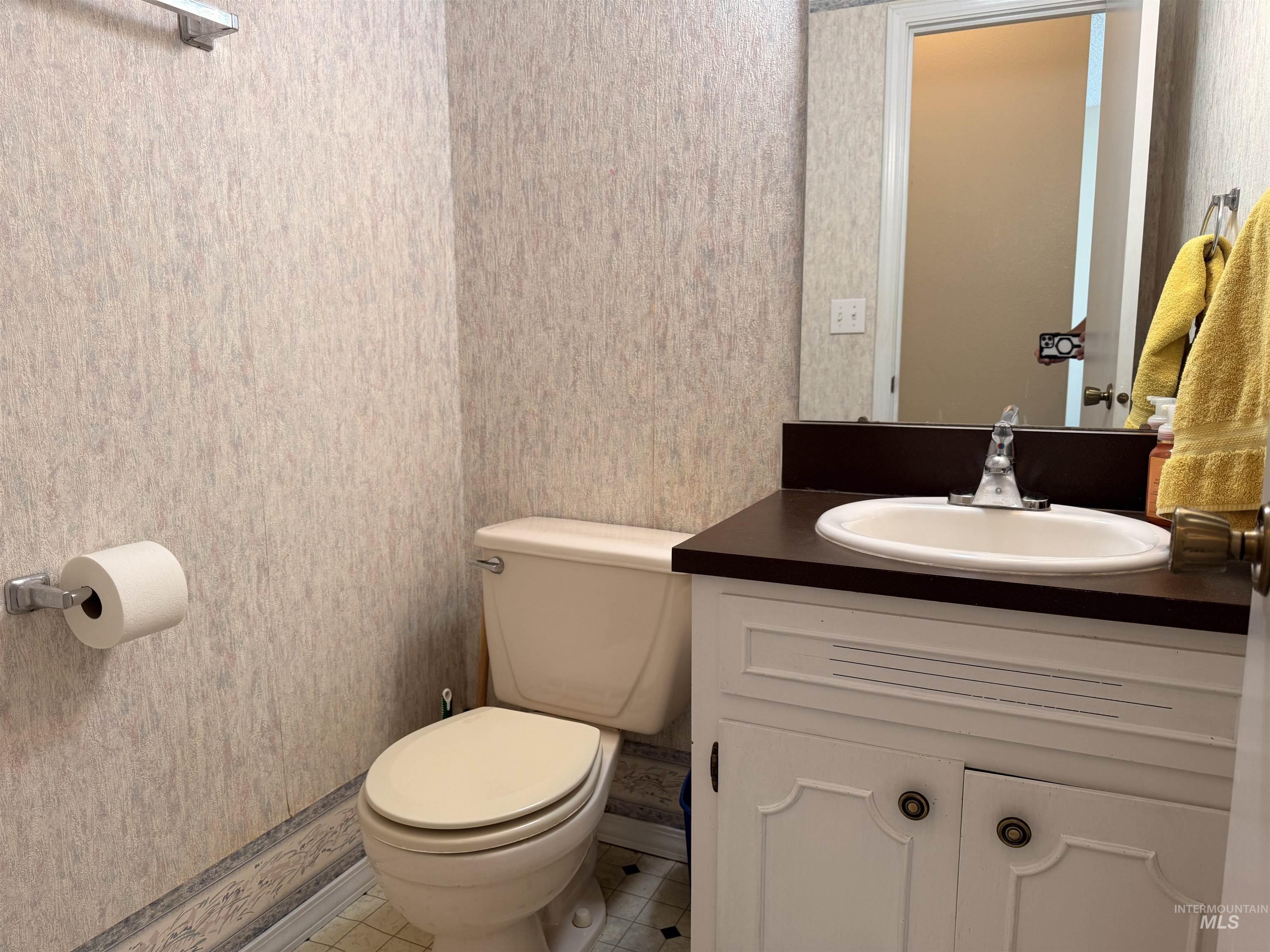 1204 S Amaya Place, Boise, Idaho 83709, 5 Bedrooms, 3.5 Bathrooms, Residential For Sale, Price $599,999, 98978706