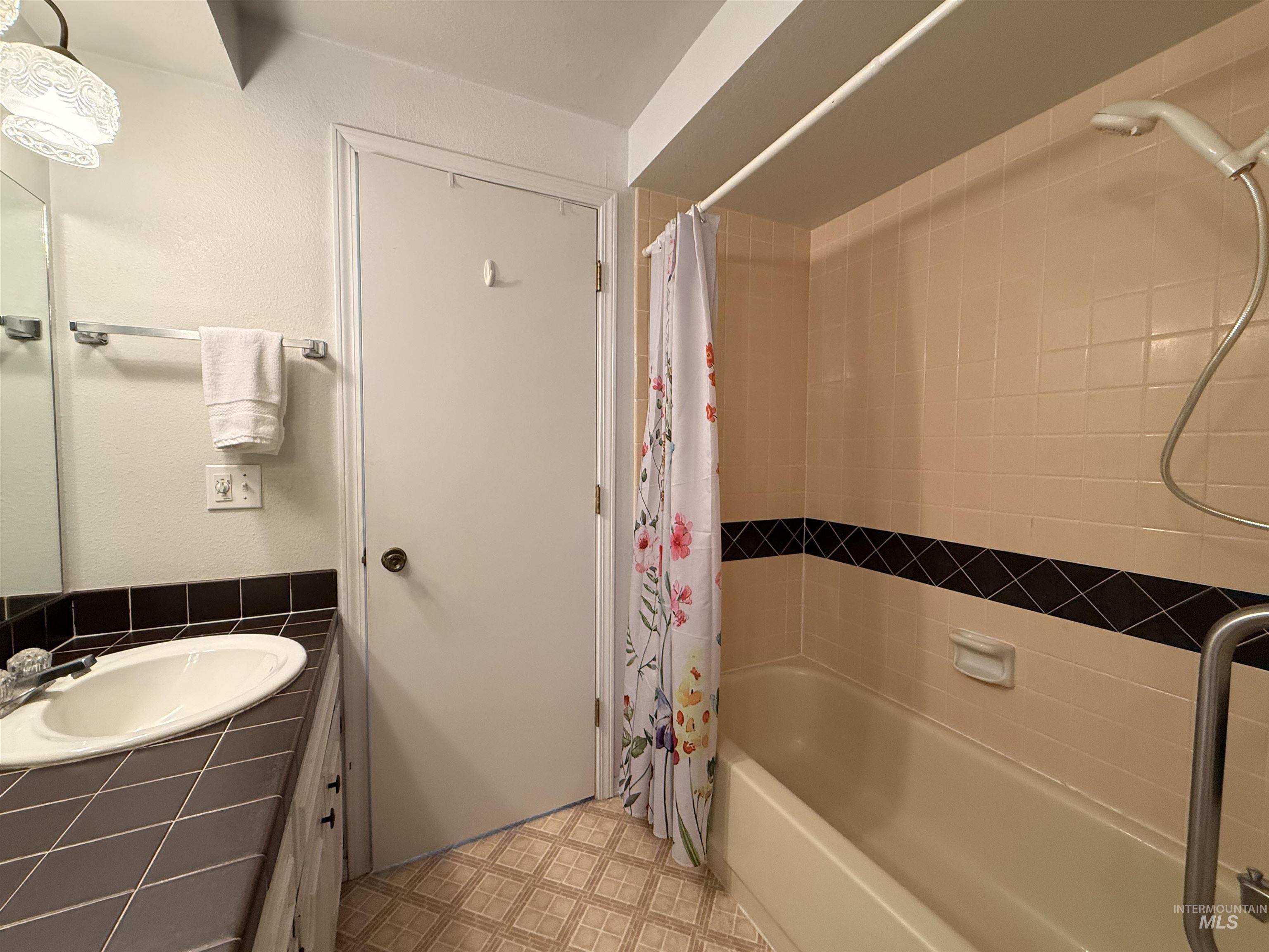 1204 S Amaya Place, Boise, Idaho 83709, 5 Bedrooms, 3.5 Bathrooms, Residential For Sale, Price $599,999, 98978706