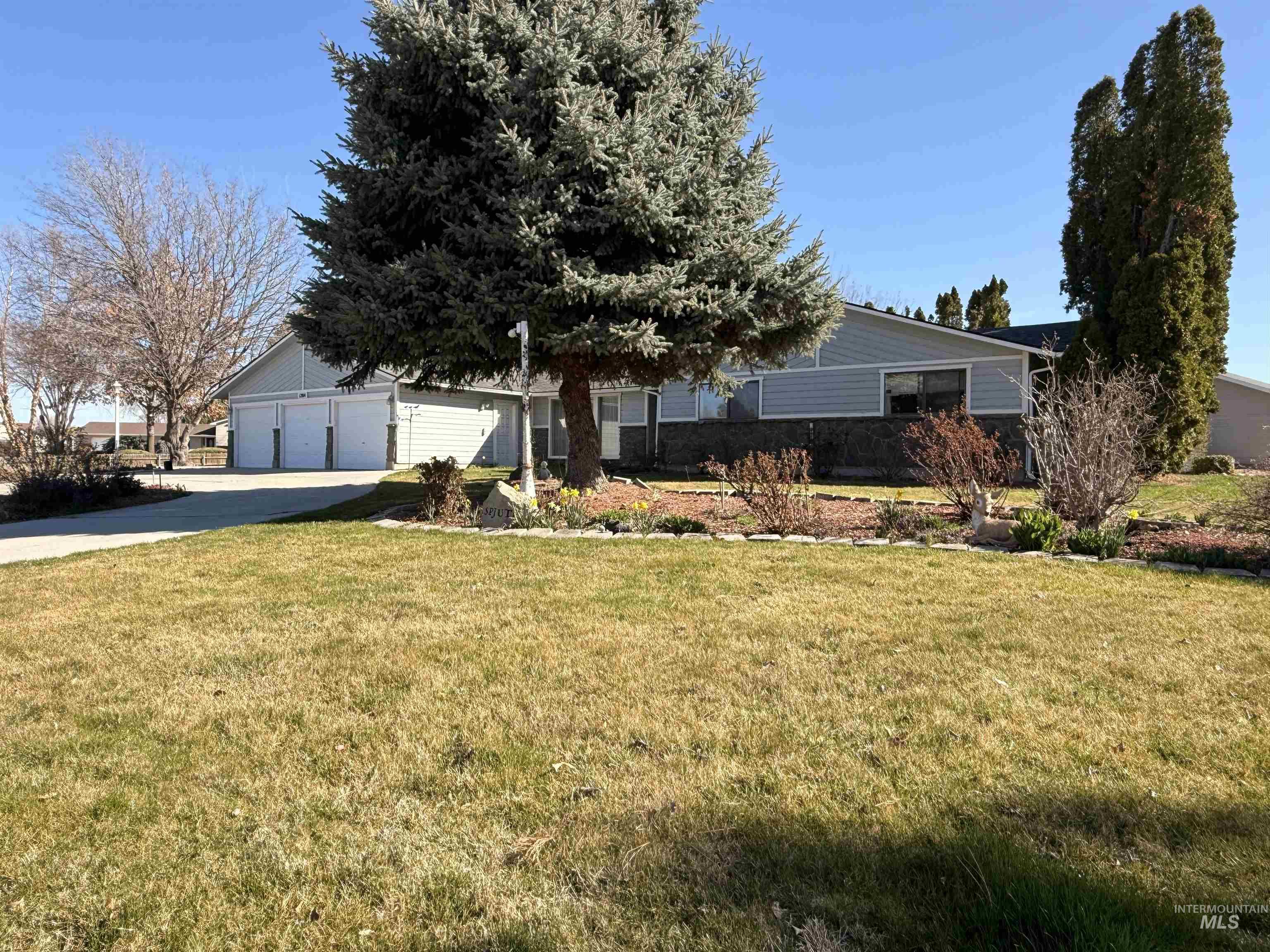 1204 S Amaya Place, Boise, Idaho 83709, 5 Bedrooms, 3.5 Bathrooms, Residential For Sale, Price $599,999, 98978706