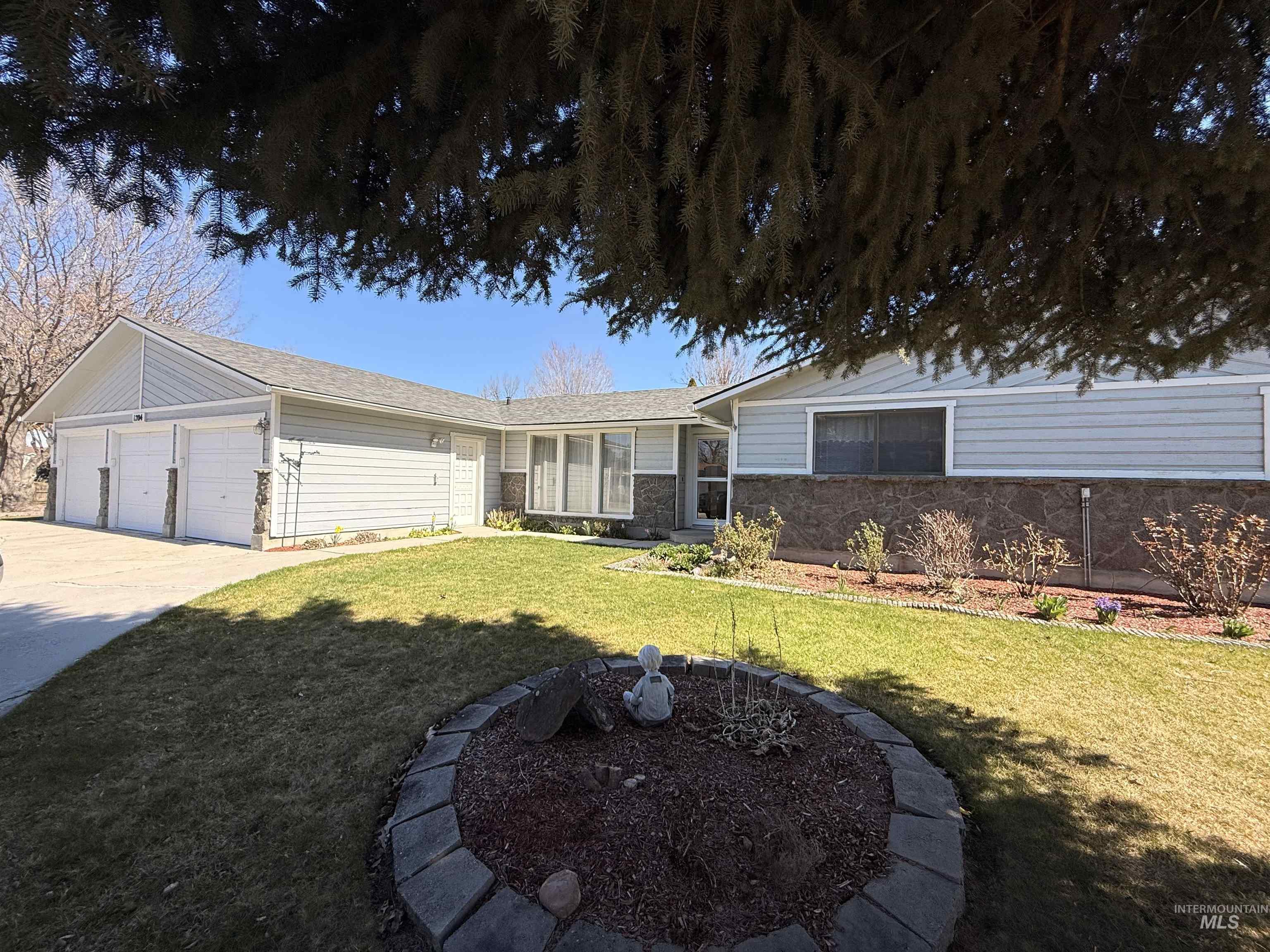 1204 S Amaya Place, Boise, Idaho 83709, 5 Bedrooms, 3.5 Bathrooms, Residential For Sale, Price $599,999, 98978706