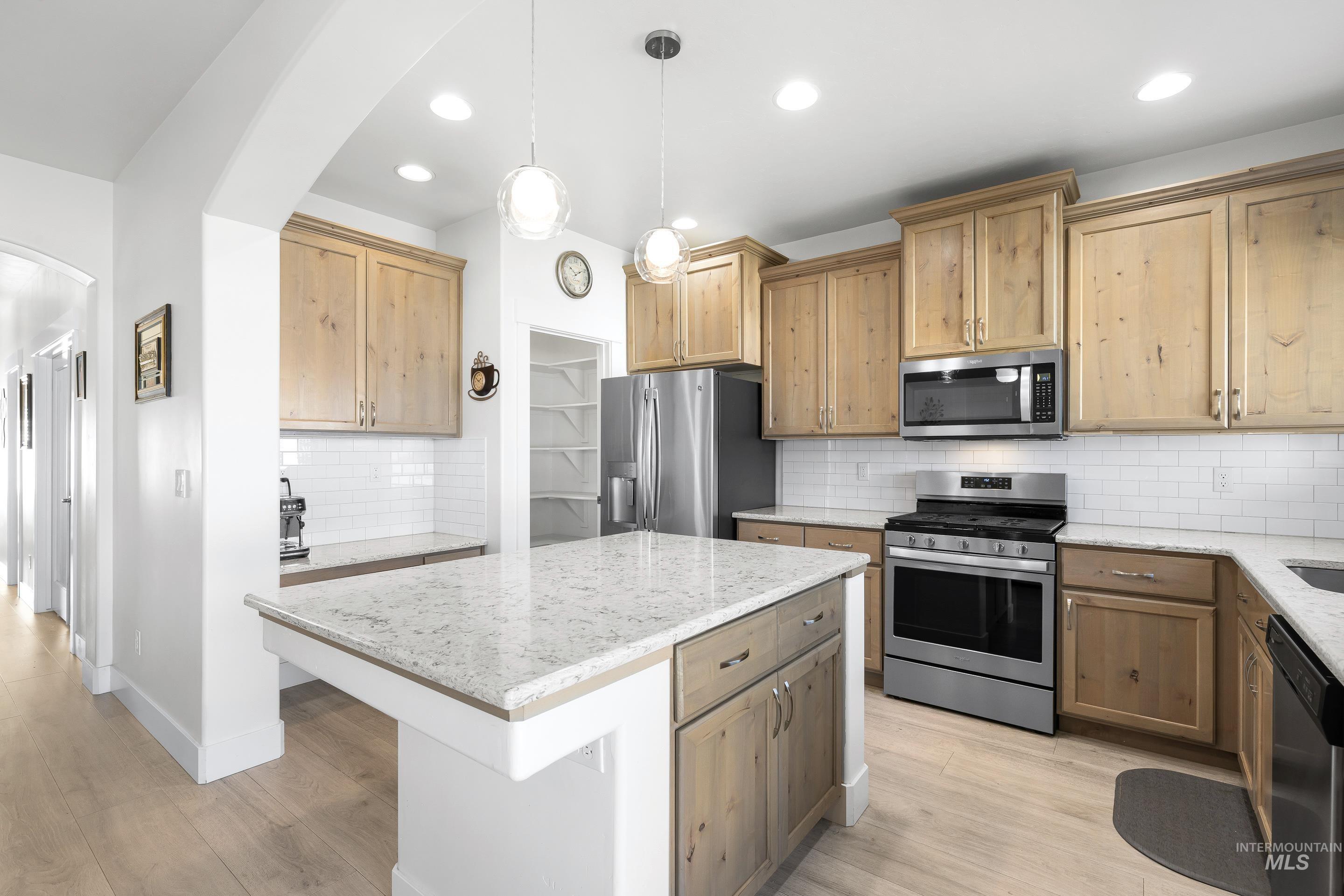 6166 E Canyon Crossing Dr, Nampa, Idaho 83687, 4 Bedrooms, 2 Bathrooms, Residential For Sale, Price $514,900, 98978711