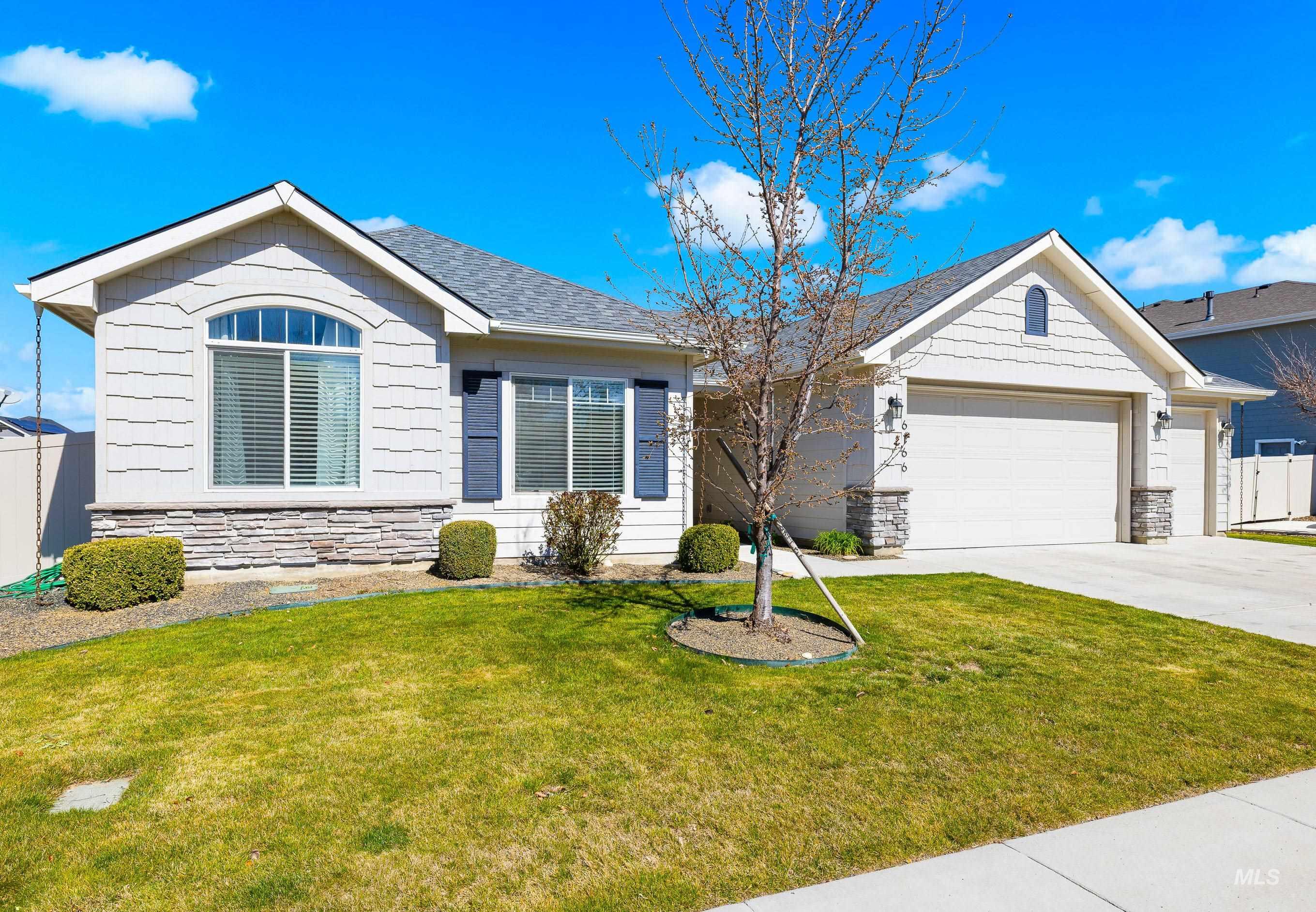 6166 E Canyon Crossing Dr, Nampa, Idaho 83687, 4 Bedrooms, 2 Bathrooms, Residential For Sale, Price $514,900, 98978711