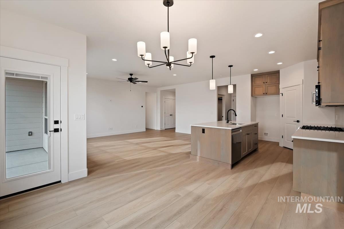 4207 Tropic Way, Caldwell, Idaho 83607, 3 Bedrooms, 2 Bathrooms, Residential For Sale, Price $429,880,MLS 98978712