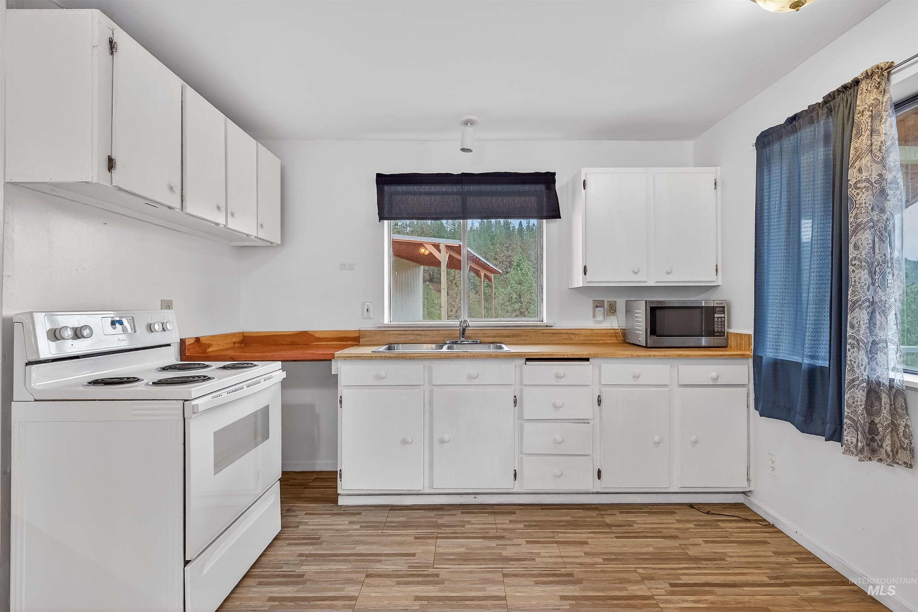 21511 Bandit Lane, Peck, Idaho 83545, 3 Bedrooms, 2 Bathrooms, Residential For Sale, Price $449,000, 98978714