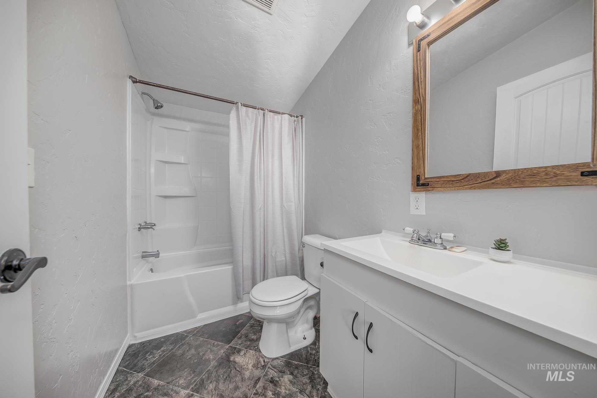 320 S Superior St, Cambridge, Idaho 83610, 4 Bedrooms, Business/Commercial For Sale, Price $362,000, 98978718