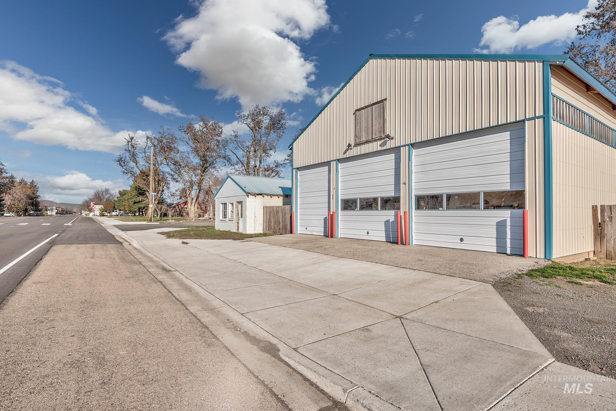 320 S Superior St, Cambridge, Idaho 83610, 4 Bedrooms, Business/Commercial For Sale, Price $362,000, 98978718