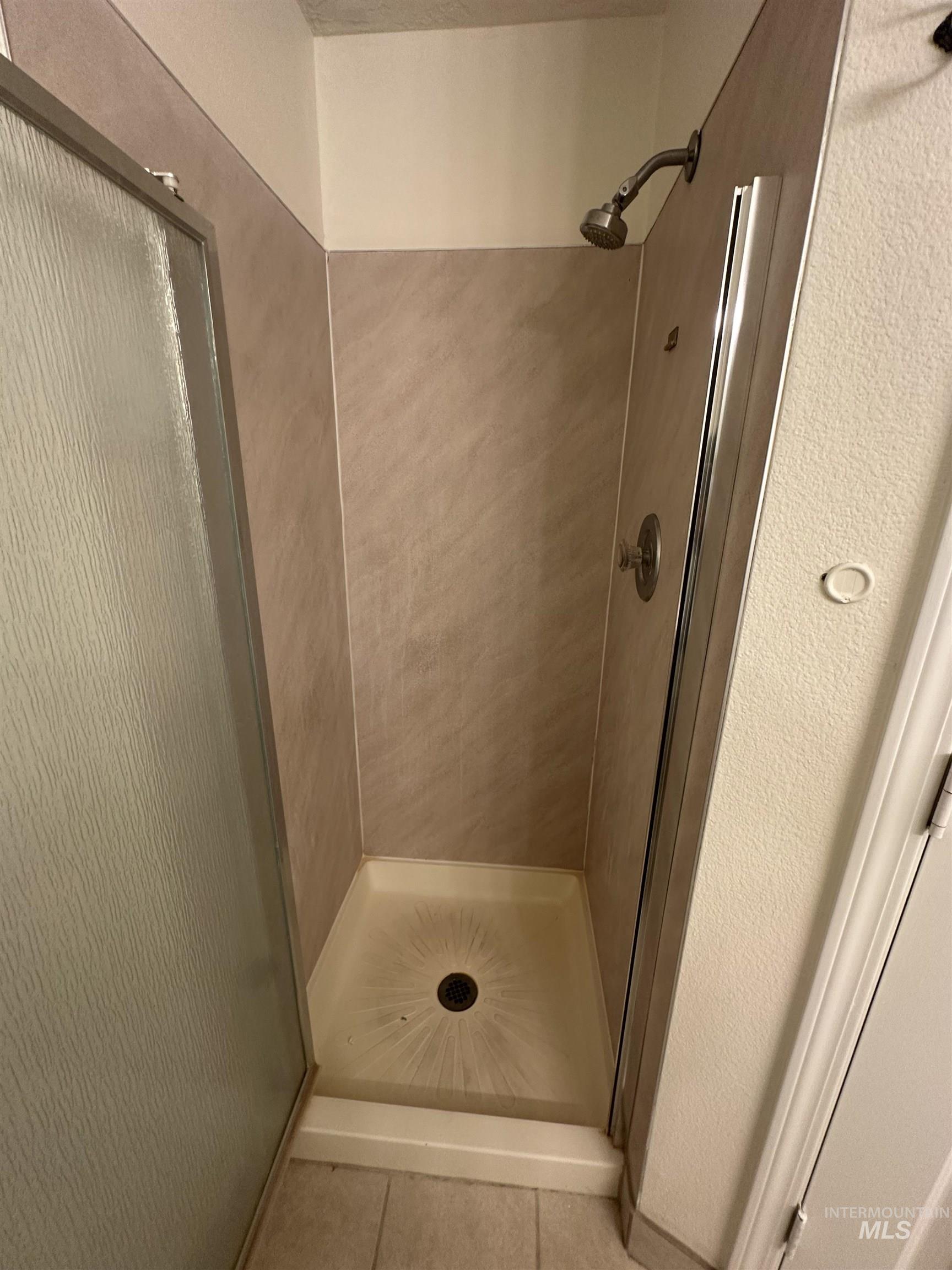 2809 Laurel Way, Nampa, Idaho 83686, 3 Bedrooms, 2.5 Bathrooms, Residential For Sale, Price $319,900,MLS 98978719