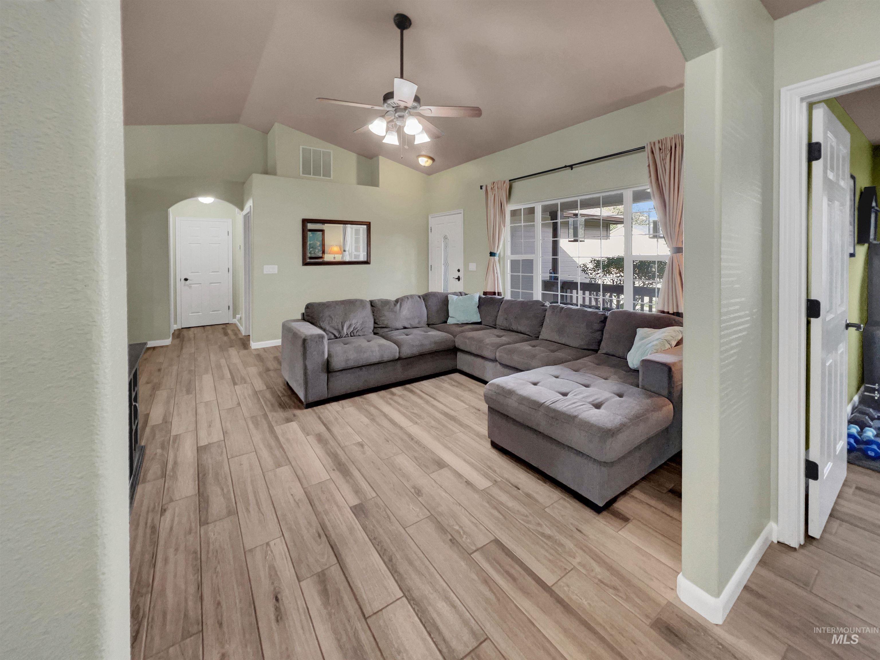 13665 W Rochester St, Boise, Idaho 83713, 3 Bedrooms, 2 Bathrooms, Residential For Sale, Price $435,000, 98978721