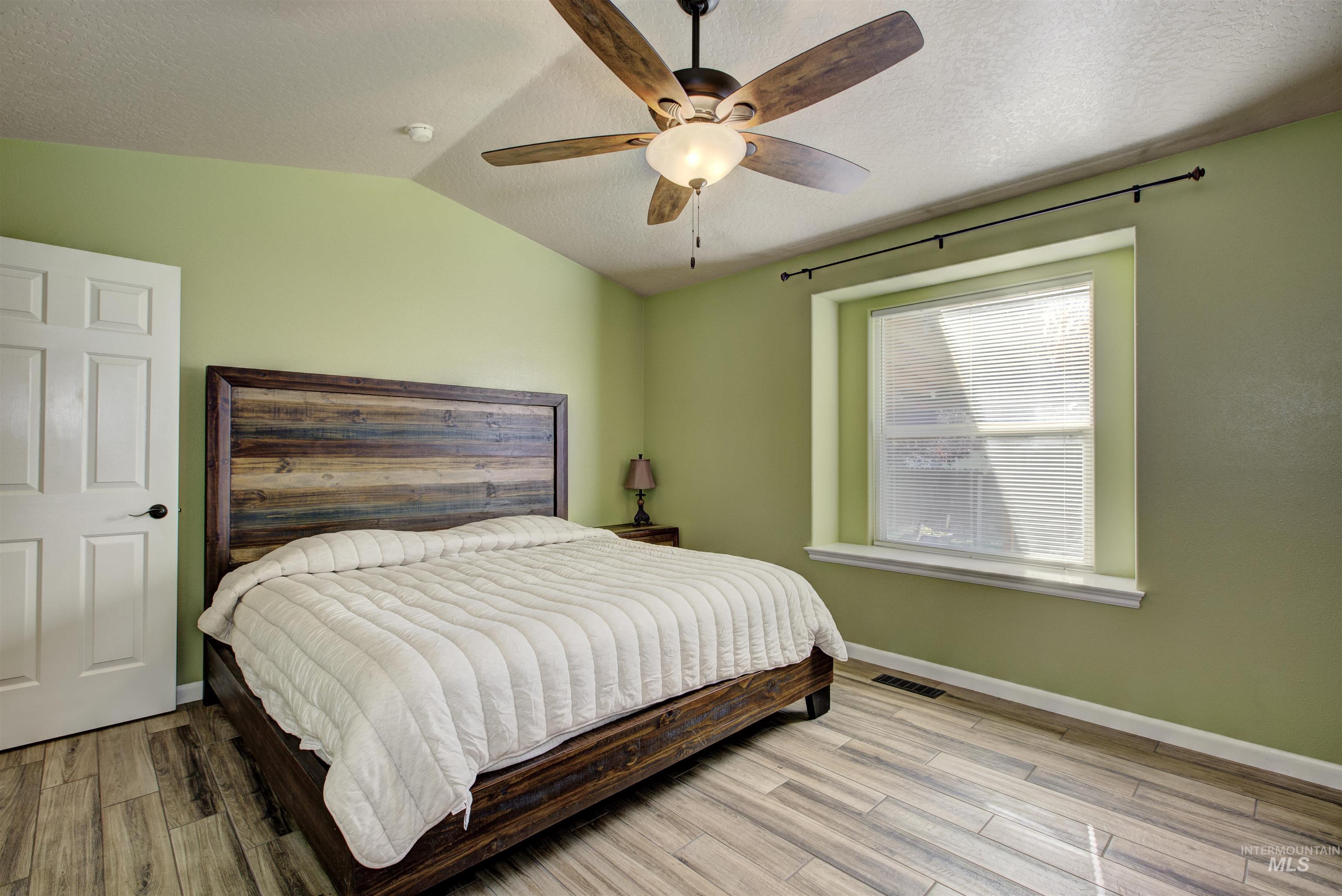 13665 W Rochester St, Boise, Idaho 83713, 3 Bedrooms, 2 Bathrooms, Residential For Sale, Price $435,000, 98978721