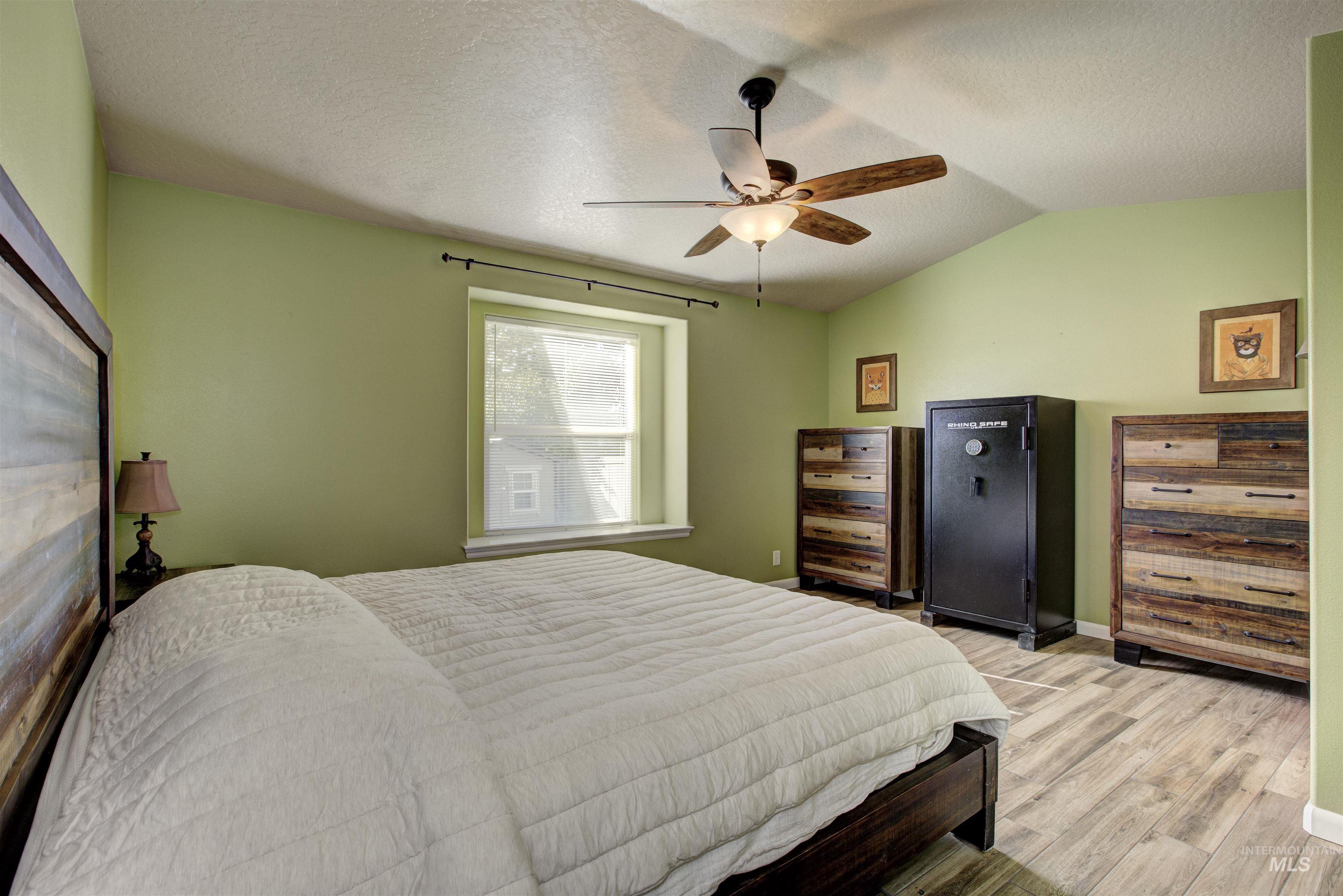 13665 W Rochester St, Boise, Idaho 83713, 3 Bedrooms, 2 Bathrooms, Residential For Sale, Price $435,000, 98978721