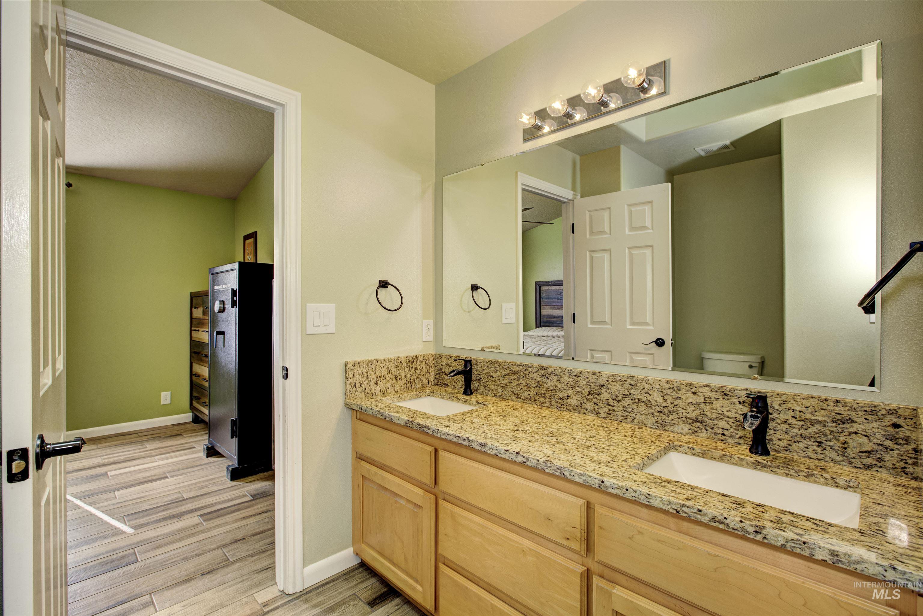 13665 W Rochester St, Boise, Idaho 83713, 3 Bedrooms, 2 Bathrooms, Residential For Sale, Price $435,000, 98978721