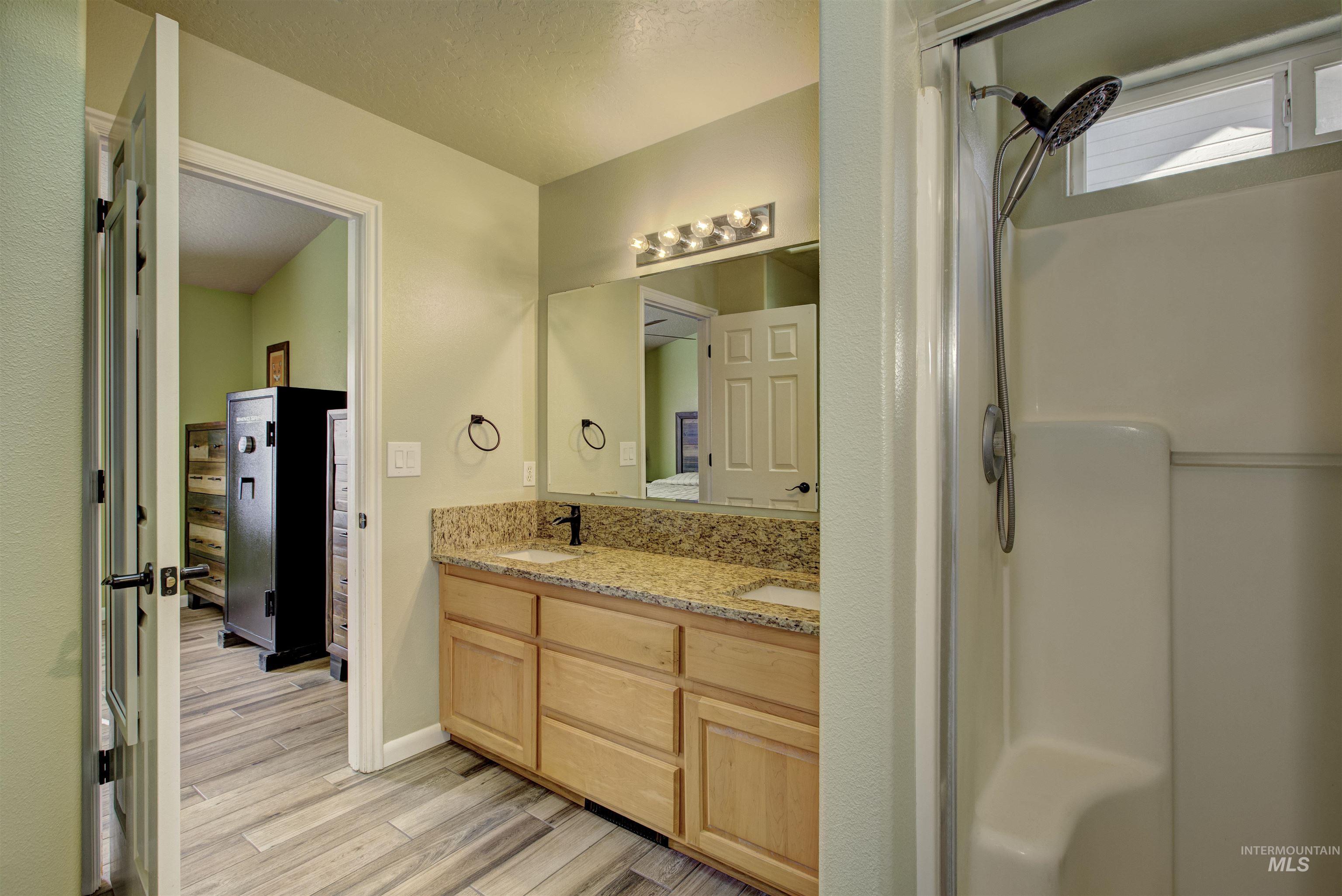 13665 W Rochester St, Boise, Idaho 83713, 3 Bedrooms, 2 Bathrooms, Residential For Sale, Price $435,000, 98978721