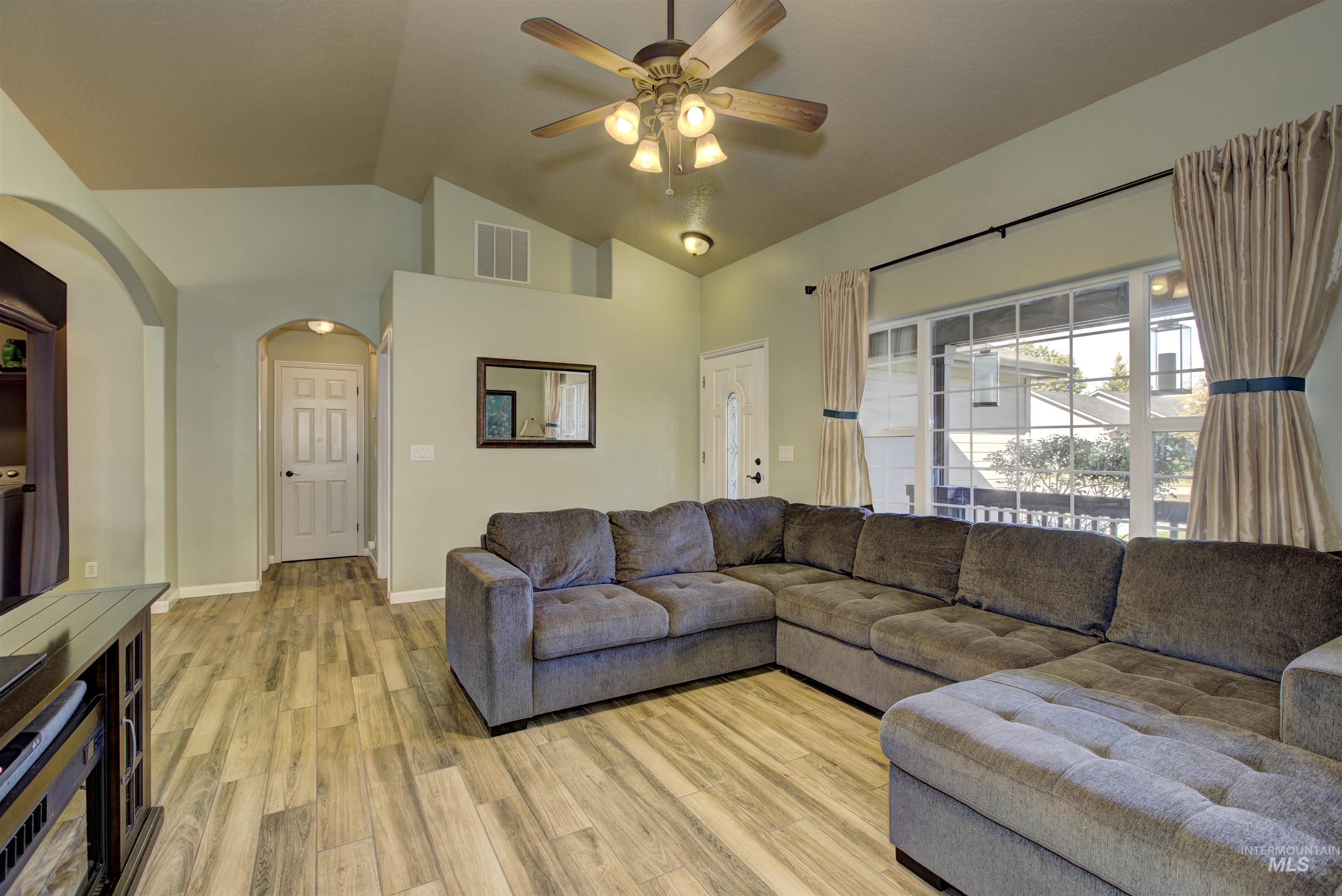 13665 W Rochester St, Boise, Idaho 83713, 3 Bedrooms, 2 Bathrooms, Residential For Sale, Price $435,000, 98978721