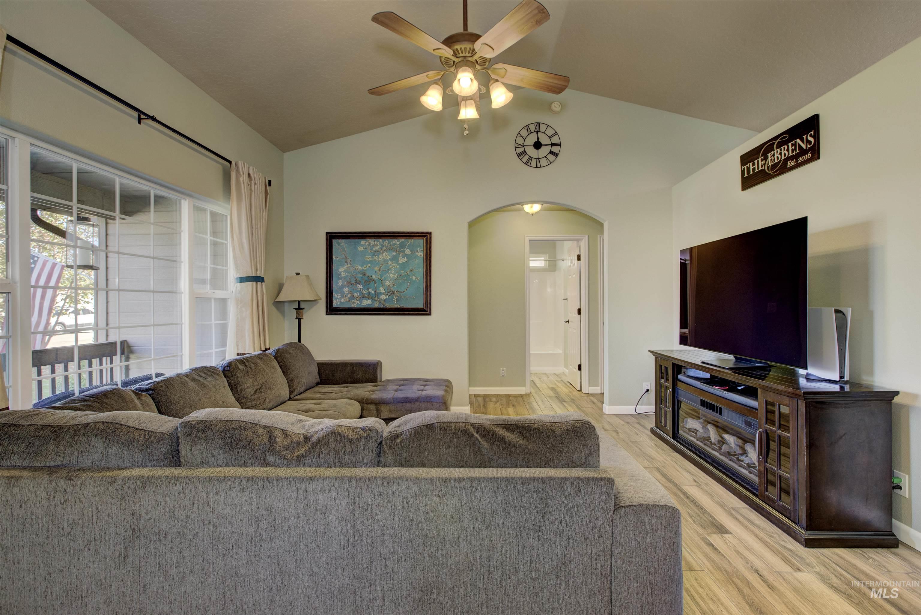 13665 W Rochester St, Boise, Idaho 83713, 3 Bedrooms, 2 Bathrooms, Residential For Sale, Price $435,000, 98978721