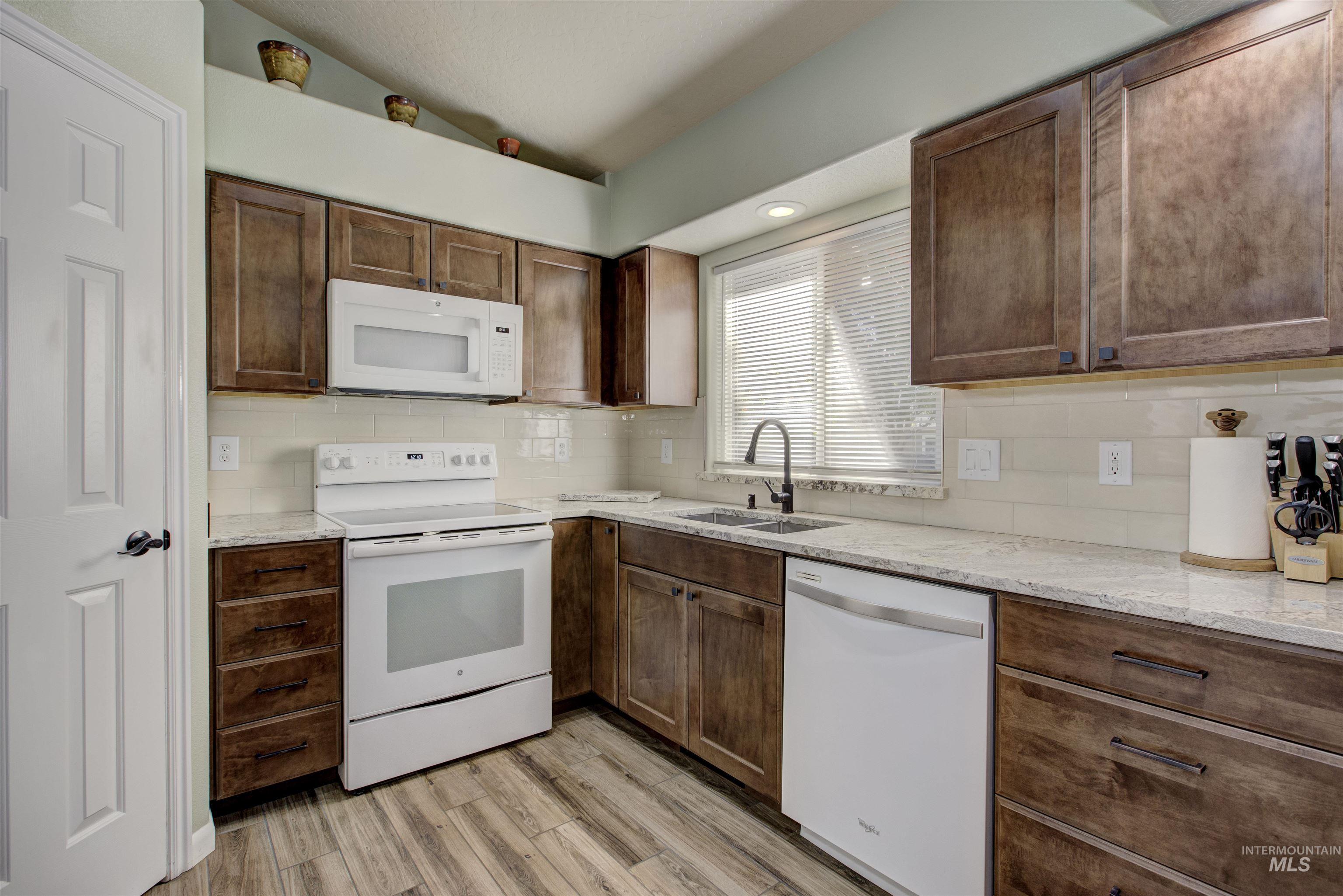 13665 W Rochester St, Boise, Idaho 83713, 3 Bedrooms, 2 Bathrooms, Residential For Sale, Price $435,000, 98978721