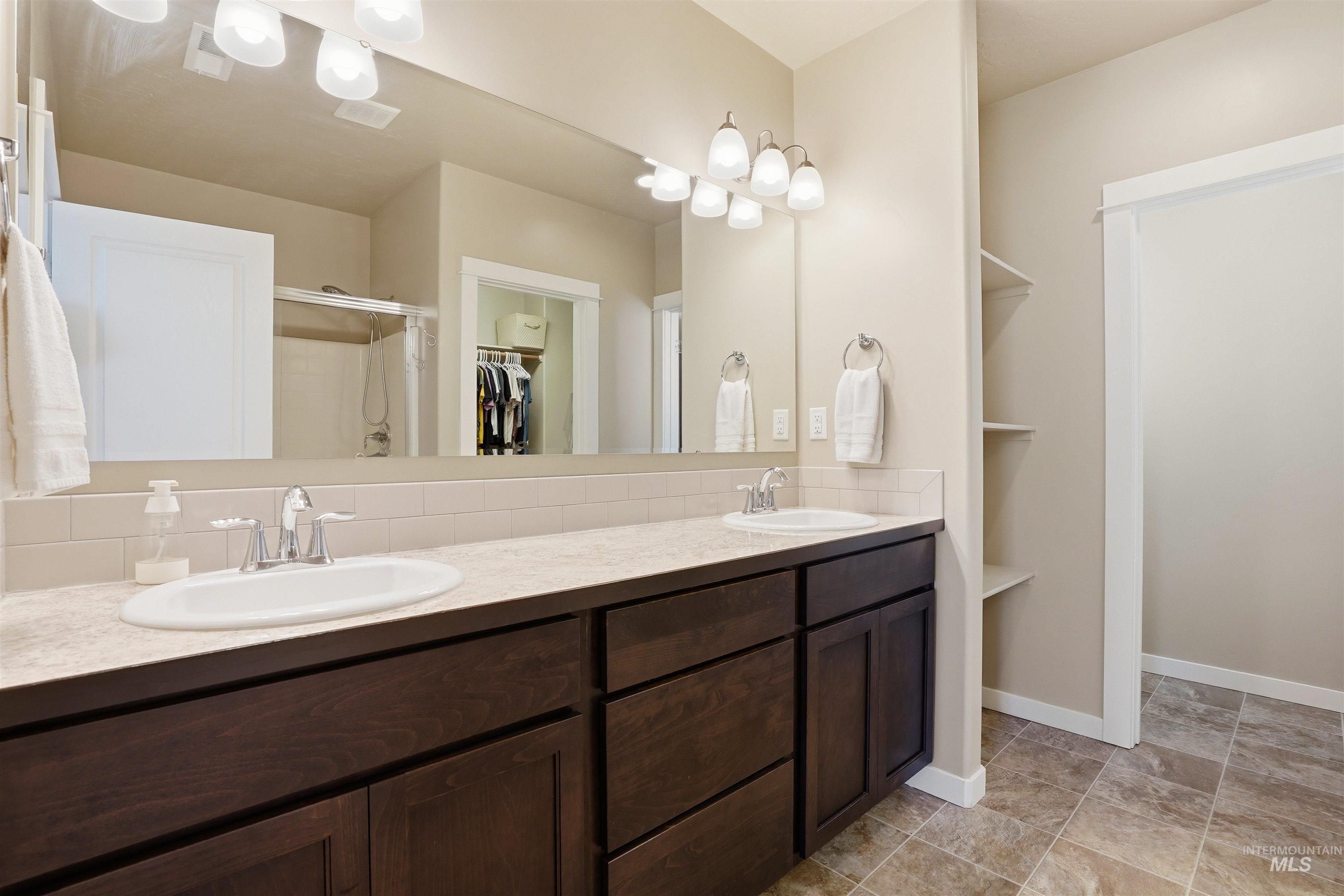 1135 E Odyssey St., Kuna, Idaho 83634, 3 Bedrooms, 2 Bathrooms, Residential For Sale, Price $439,000, 98978723