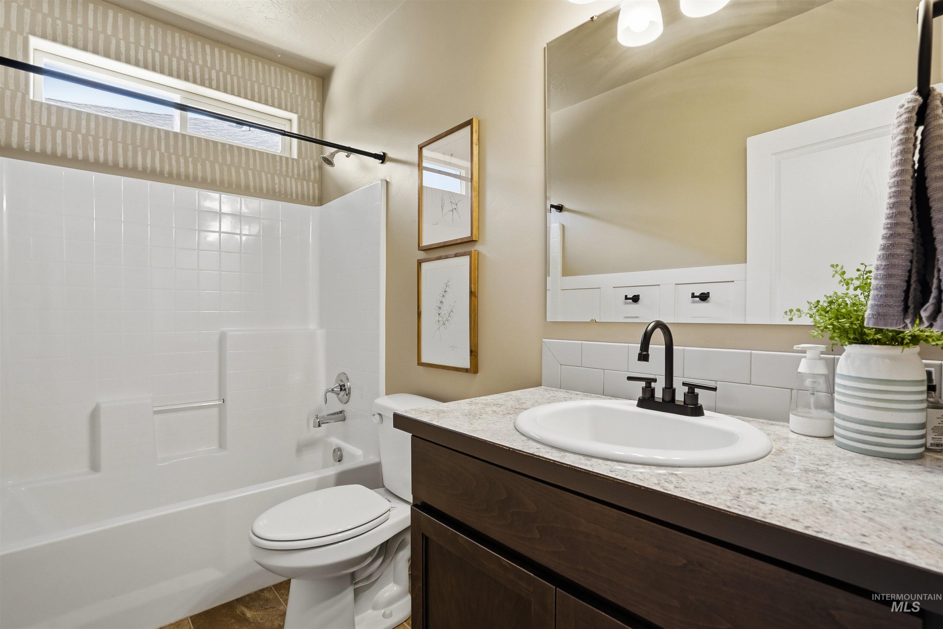 1135 E Odyssey St., Kuna, Idaho 83634, 3 Bedrooms, 2 Bathrooms, Residential For Sale, Price $439,000, 98978723