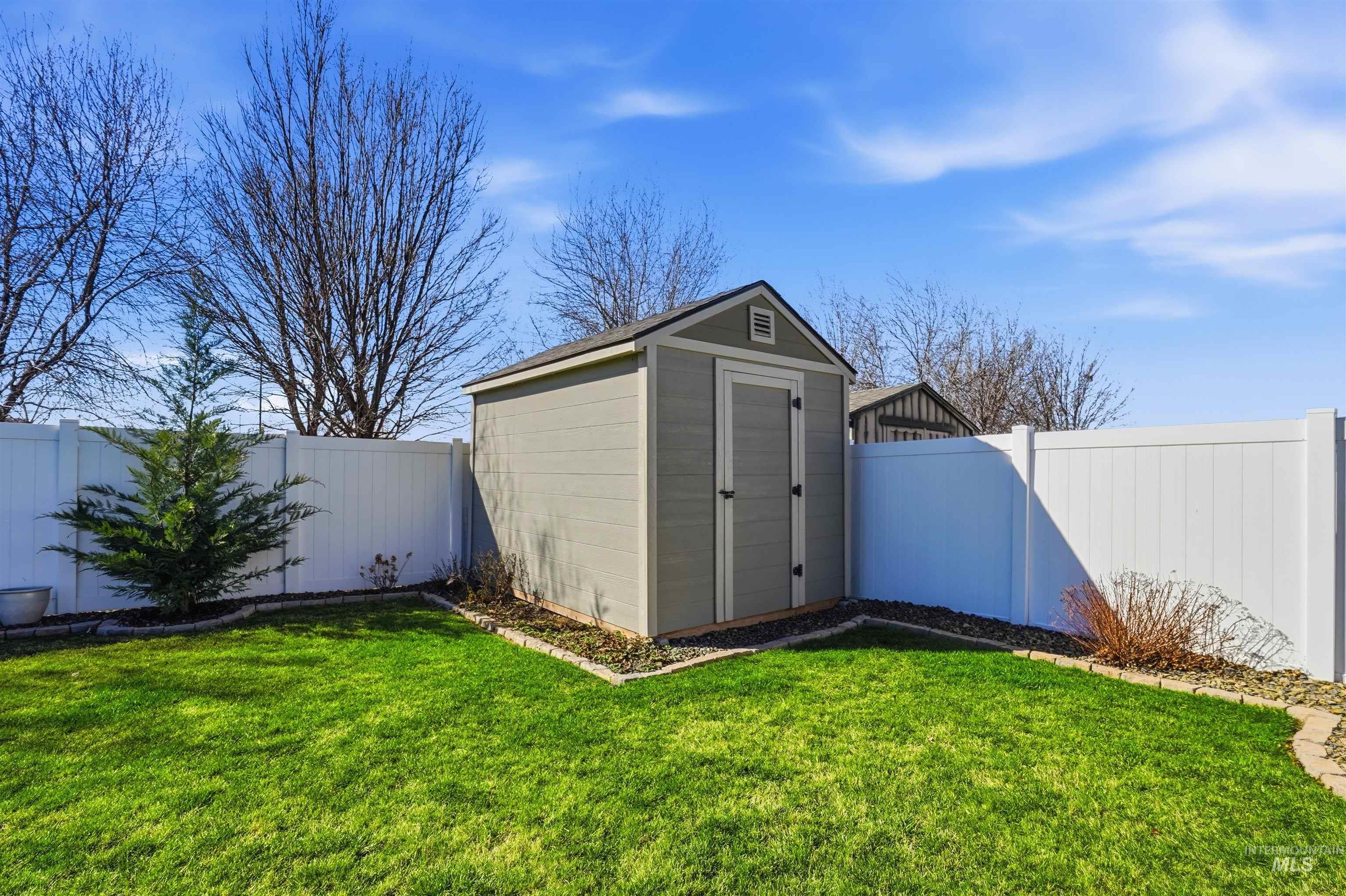 1135 E Odyssey St., Kuna, Idaho 83634, 3 Bedrooms, 2 Bathrooms, Residential For Sale, Price $439,000, 98978723