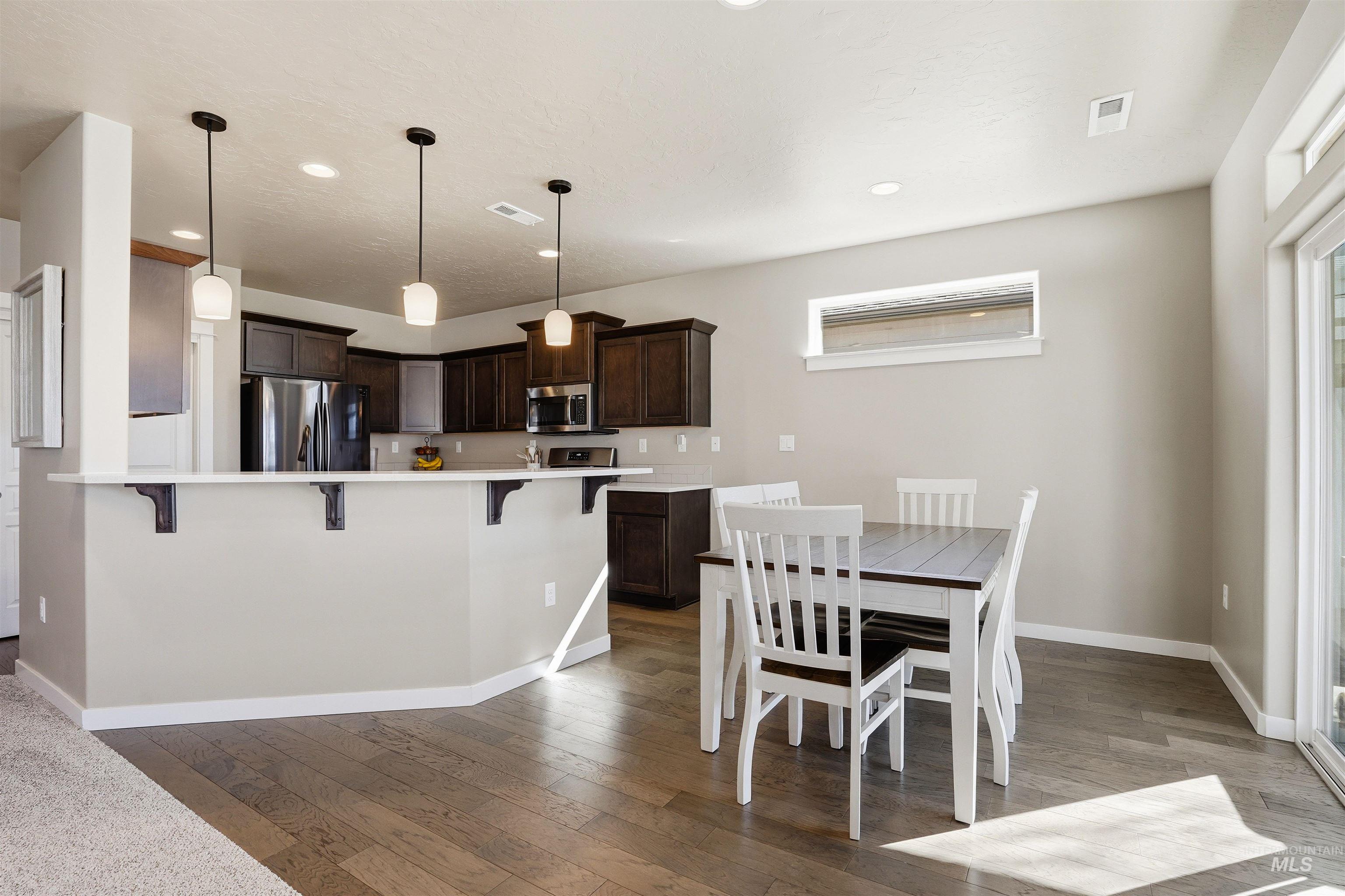 1135 E Odyssey St., Kuna, Idaho 83634, 3 Bedrooms, 2 Bathrooms, Residential For Sale, Price $439,000, 98978723