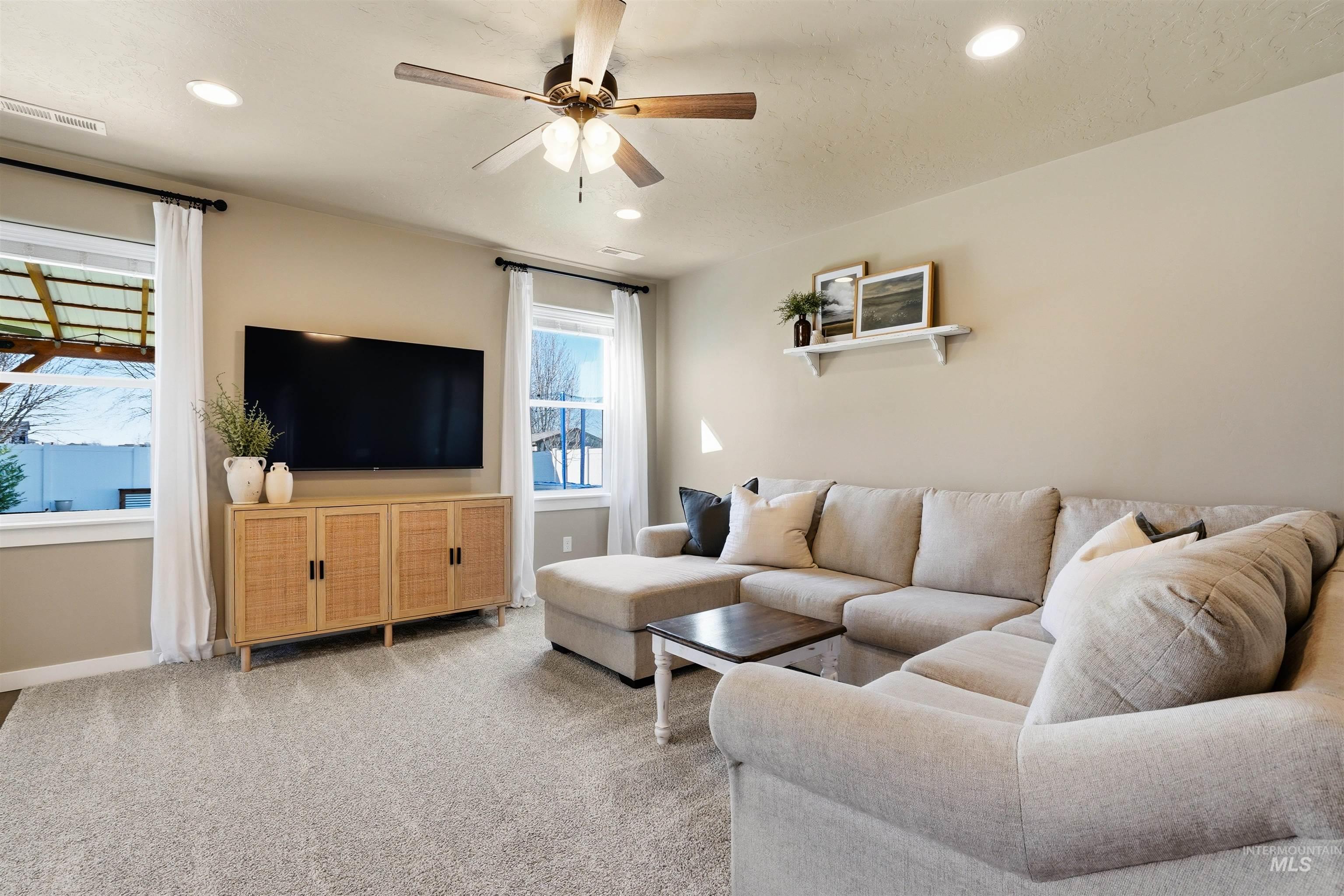 1135 E Odyssey St., Kuna, Idaho 83634, 3 Bedrooms, 2 Bathrooms, Residential For Sale, Price $439,000, 98978723