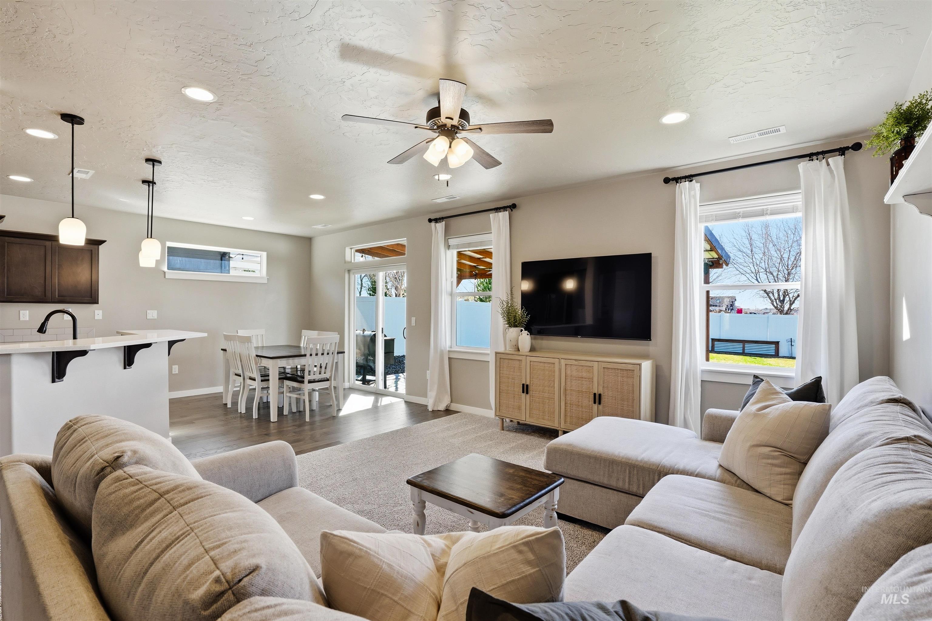 1135 E Odyssey St., Kuna, Idaho 83634, 3 Bedrooms, 2 Bathrooms, Residential For Sale, Price $439,000, 98978723