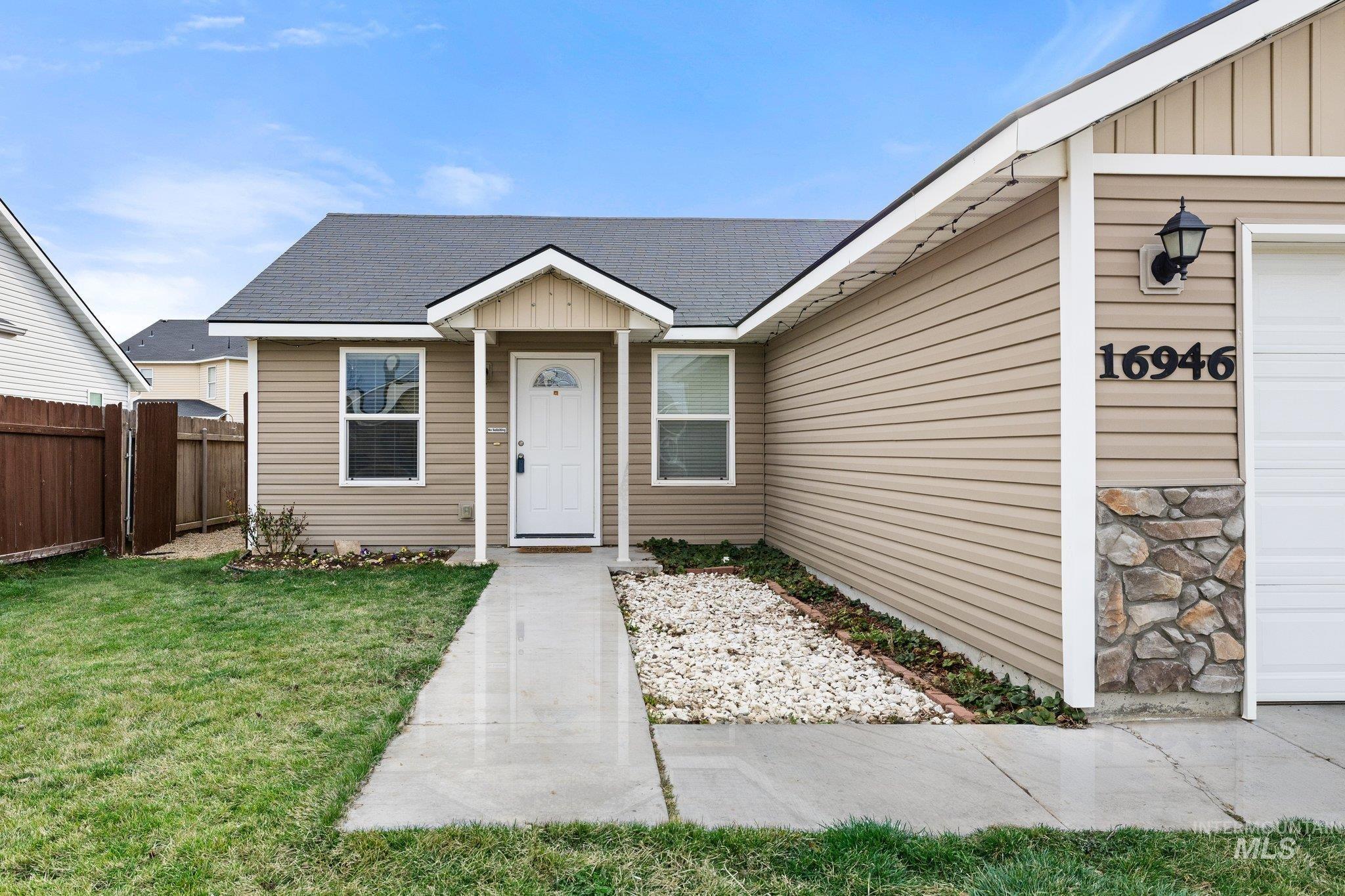 16946 Bastian Ave, Caldwell, Idaho 83607, 3 Bedrooms, 2 Bathrooms, Residential For Sale, Price $345,000, 98978725