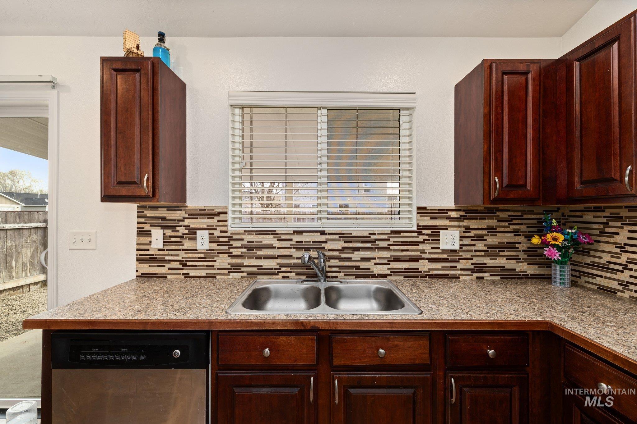 16946 Bastian Ave, Caldwell, Idaho 83607, 3 Bedrooms, 2 Bathrooms, Residential For Sale, Price $345,000, 98978725