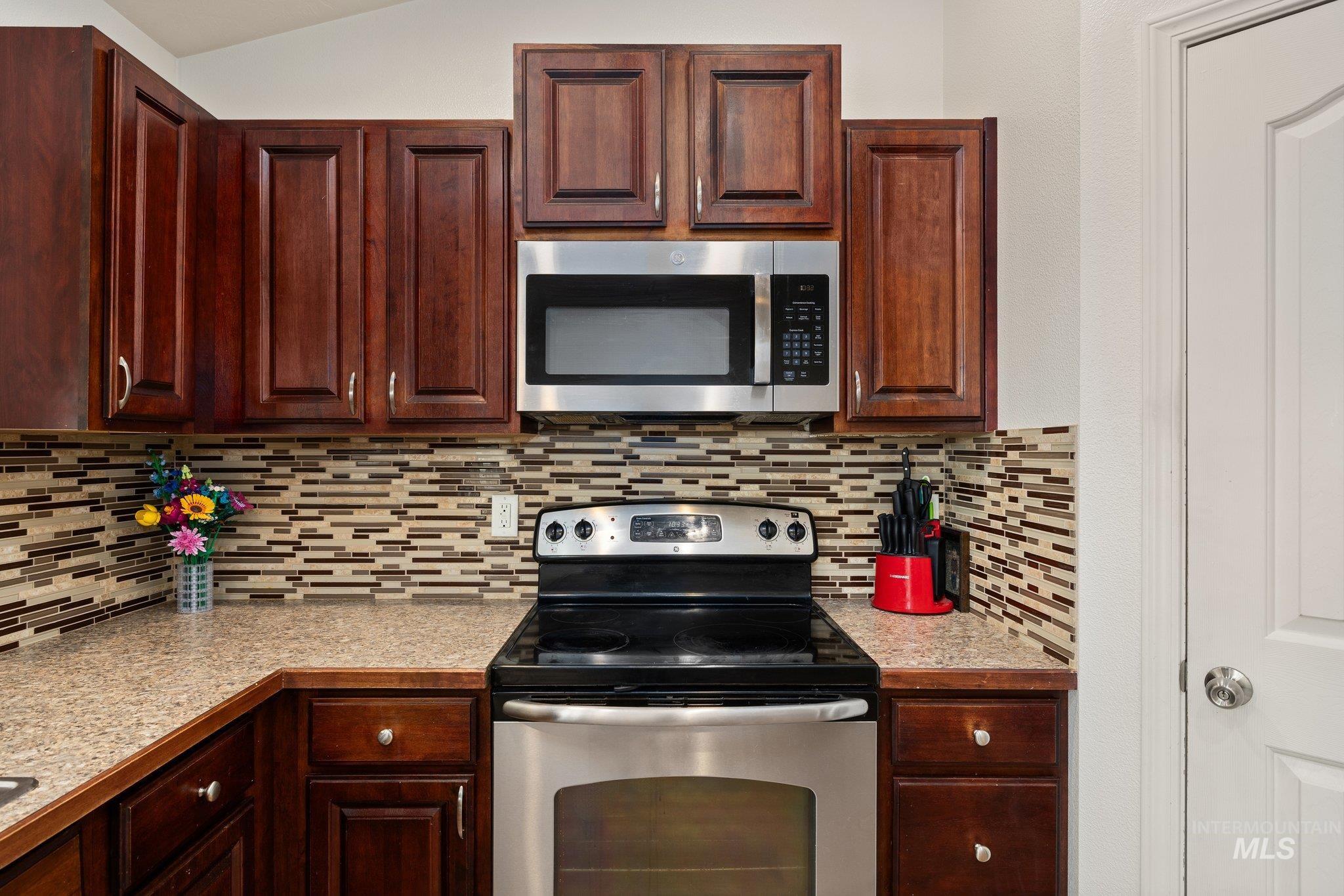 16946 Bastian Ave, Caldwell, Idaho 83607, 3 Bedrooms, 2 Bathrooms, Residential For Sale, Price $345,000, 98978725