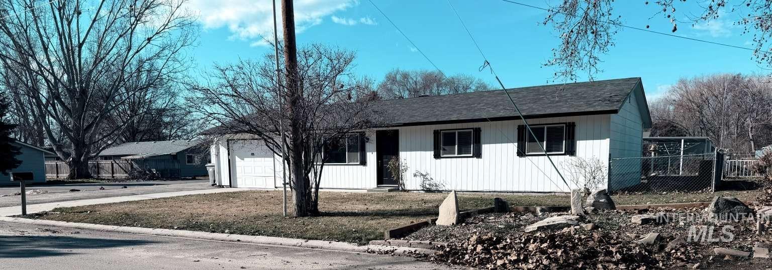 211 Jasper Ave, Middleton, Idaho 83644, 3 Bedrooms, 1 Bathroom, Residential For Sale, Price $330,000,MLS 98978727