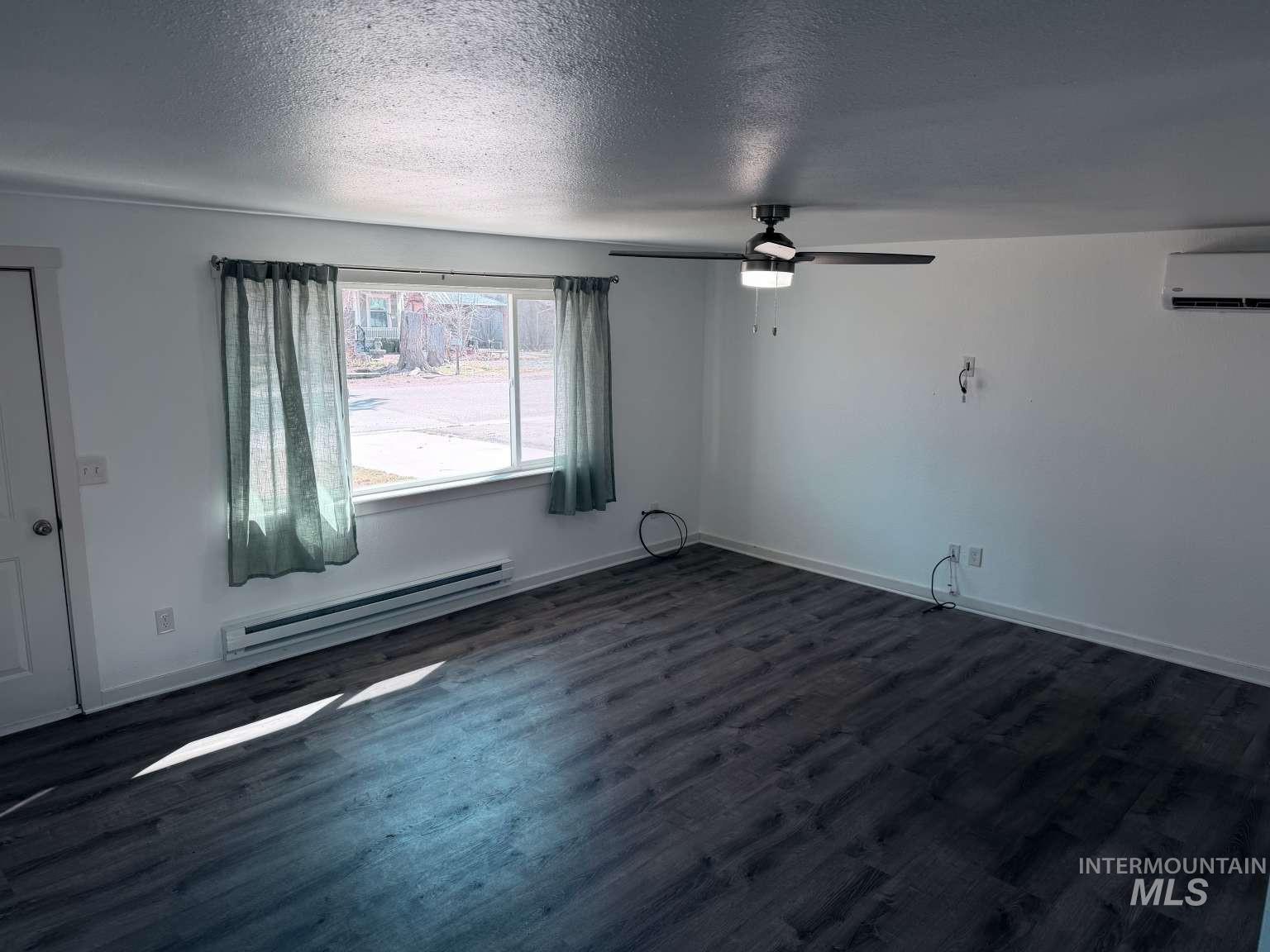 211 Jasper Ave, Middleton, Idaho 83644, 3 Bedrooms, 1 Bathroom, Residential For Sale, Price $330,000,MLS 98978727