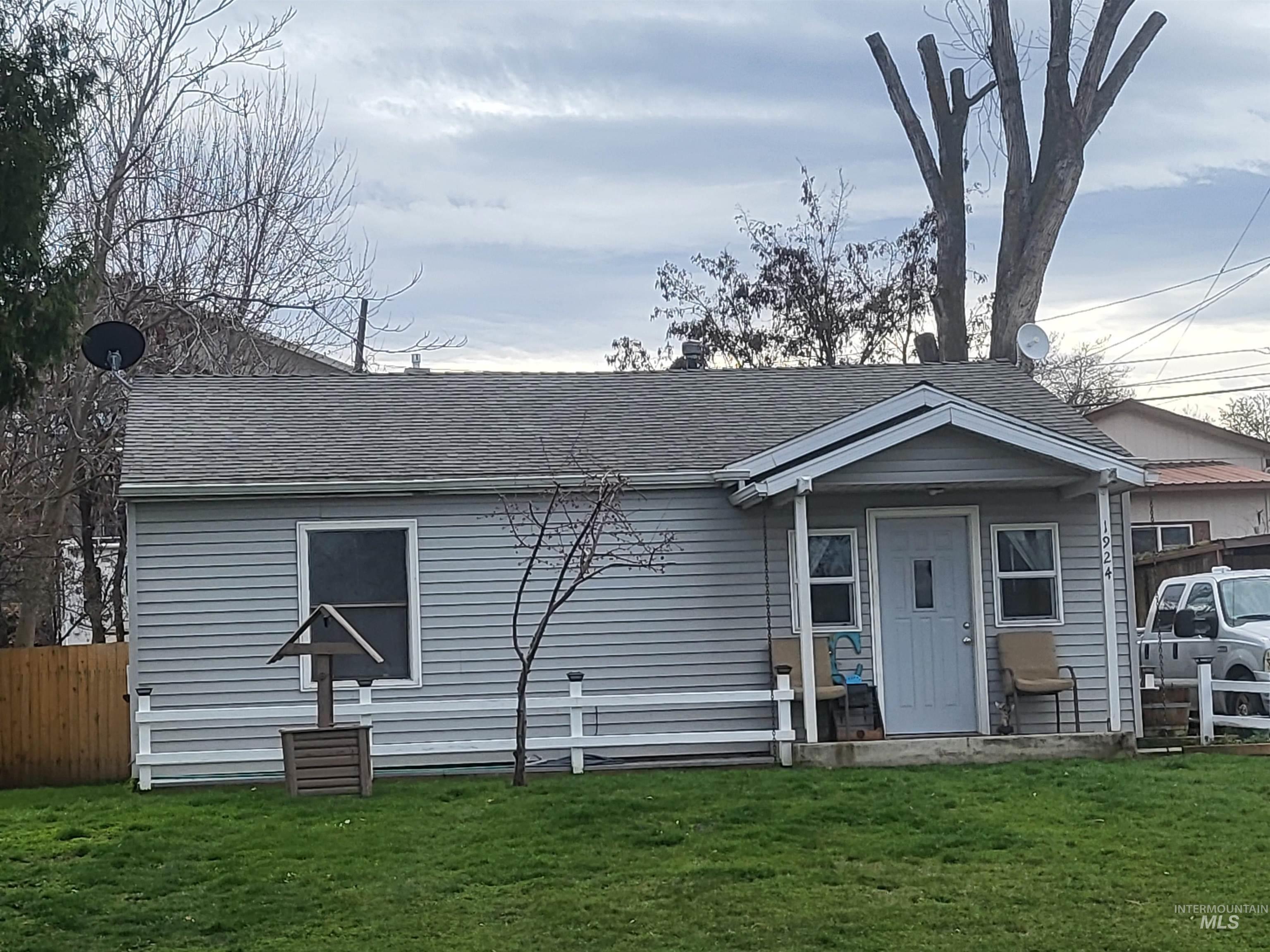 1924 16th Ave, Lewiston, Idaho 83501, 2 Bedrooms, 1 Bathroom, Residential For Sale, Price $255,000,MLS 98978728