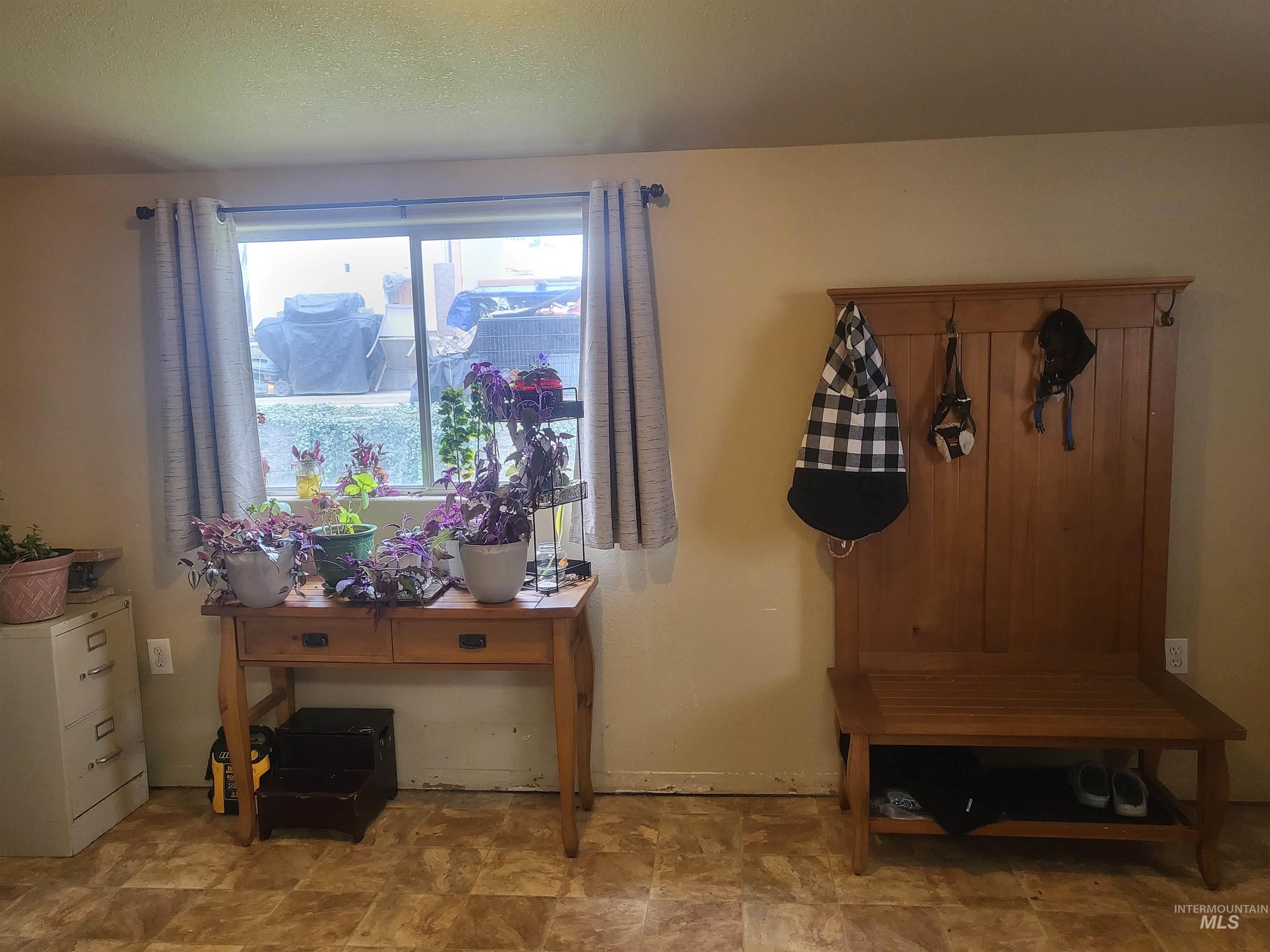 1924 16th Ave, Lewiston, Idaho 83501, 2 Bedrooms, 1 Bathroom, Residential For Sale, Price $255,000,MLS 98978728