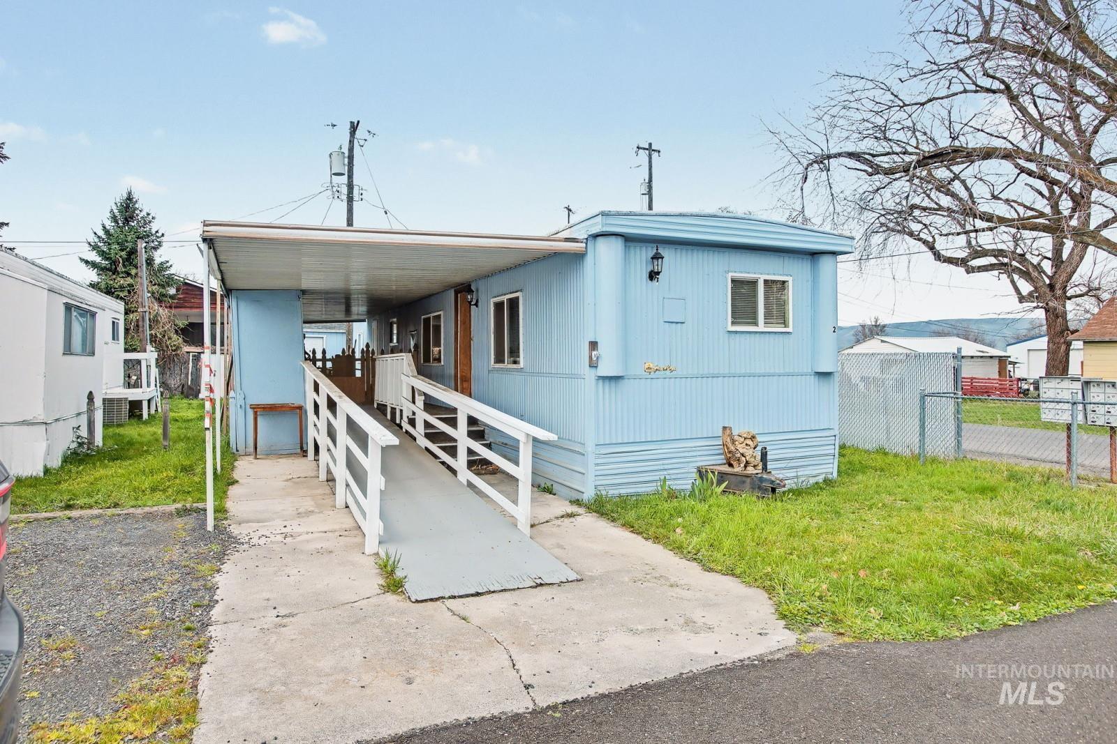 924 Vista Ave, Lewiston, Idaho 83501, 2 Bedrooms, 1 Bathroom, Residential For Sale, Price $44,900,MLS 98978731