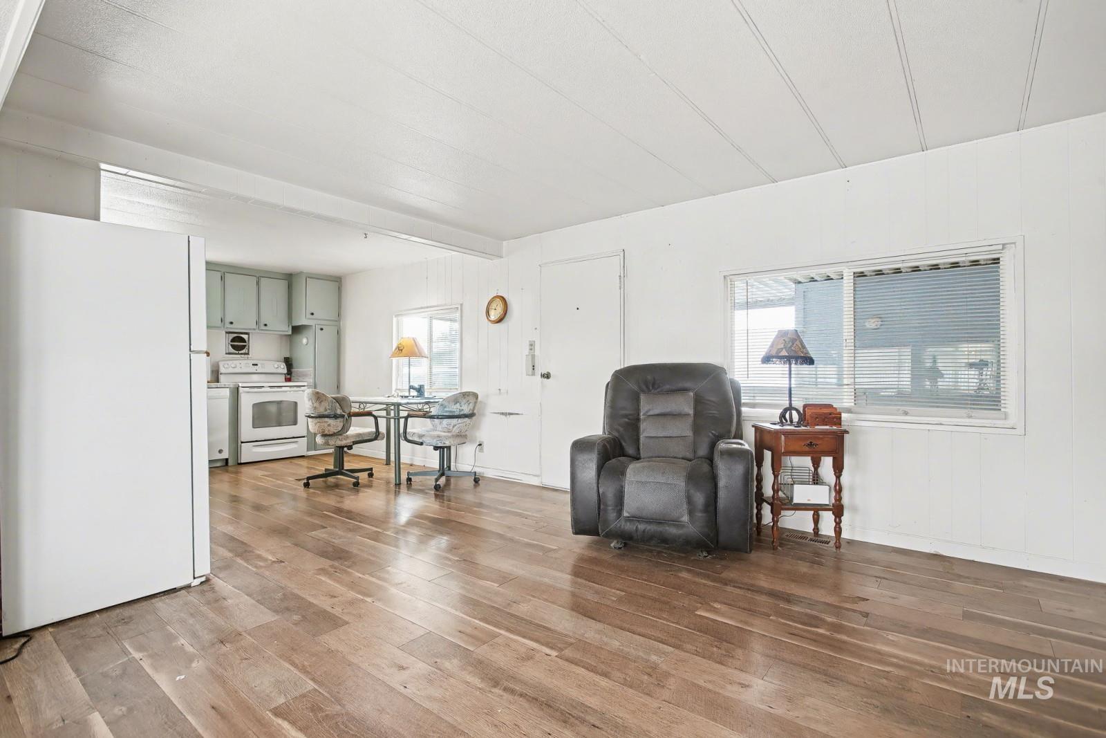 924 Vista Ave, Lewiston, Idaho 83501, 2 Bedrooms, 1 Bathroom, Residential For Sale, Price $44,900,MLS 98978731