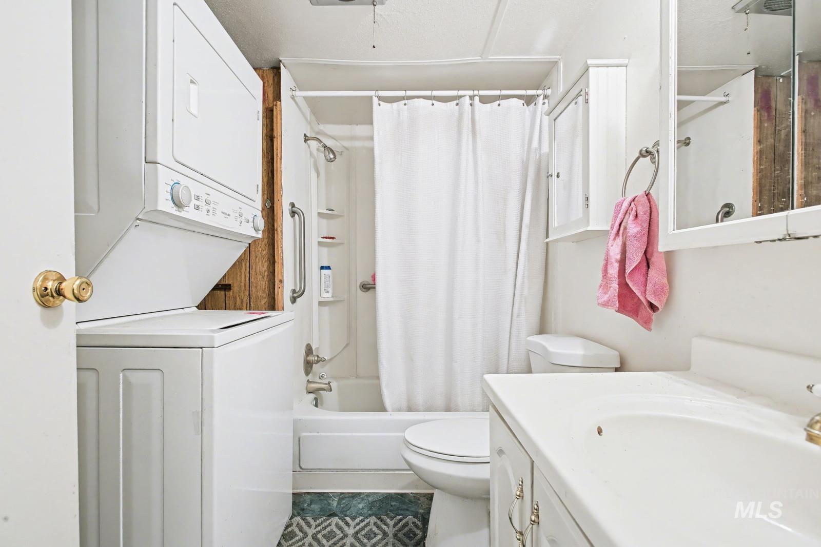 924 Vista Ave, Lewiston, Idaho 83501, 2 Bedrooms, 1 Bathroom, Residential For Sale, Price $44,900,MLS 98978731